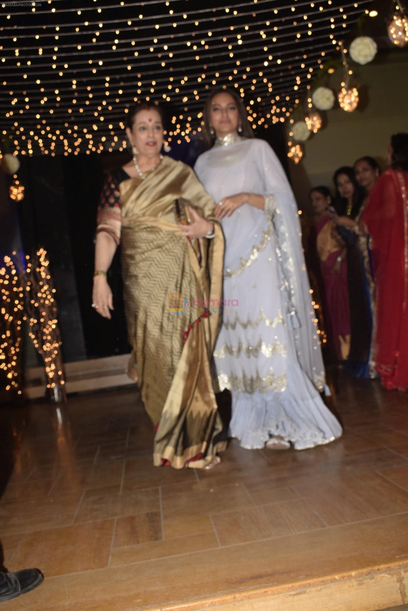 Poonam Sinha at Sonakshi Sinha's wedding reception in four bungalows, andheri on 17th Feb 2019