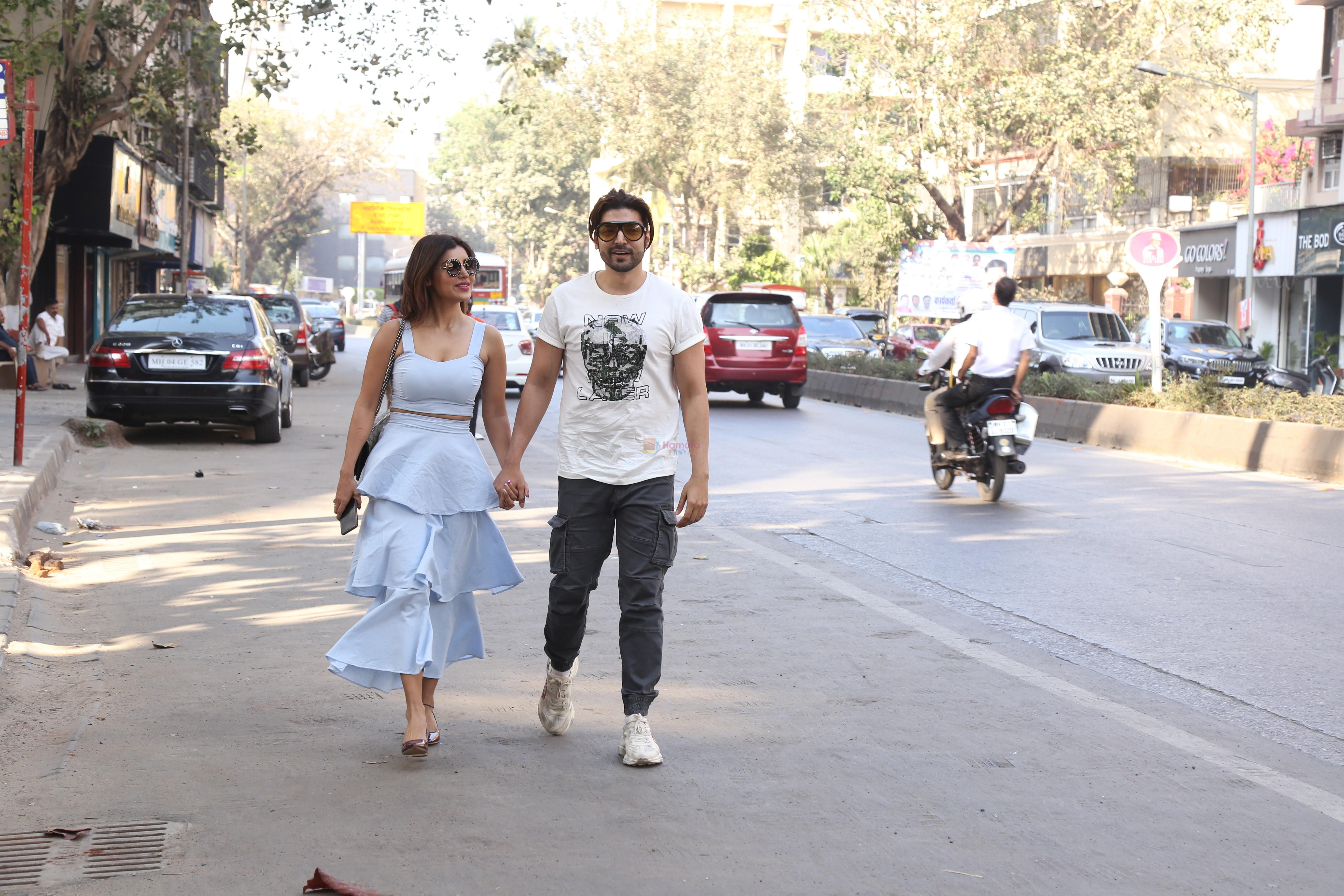 Gurmeet Chaudhary & wife spotted at juhu on 17th Feb 2019