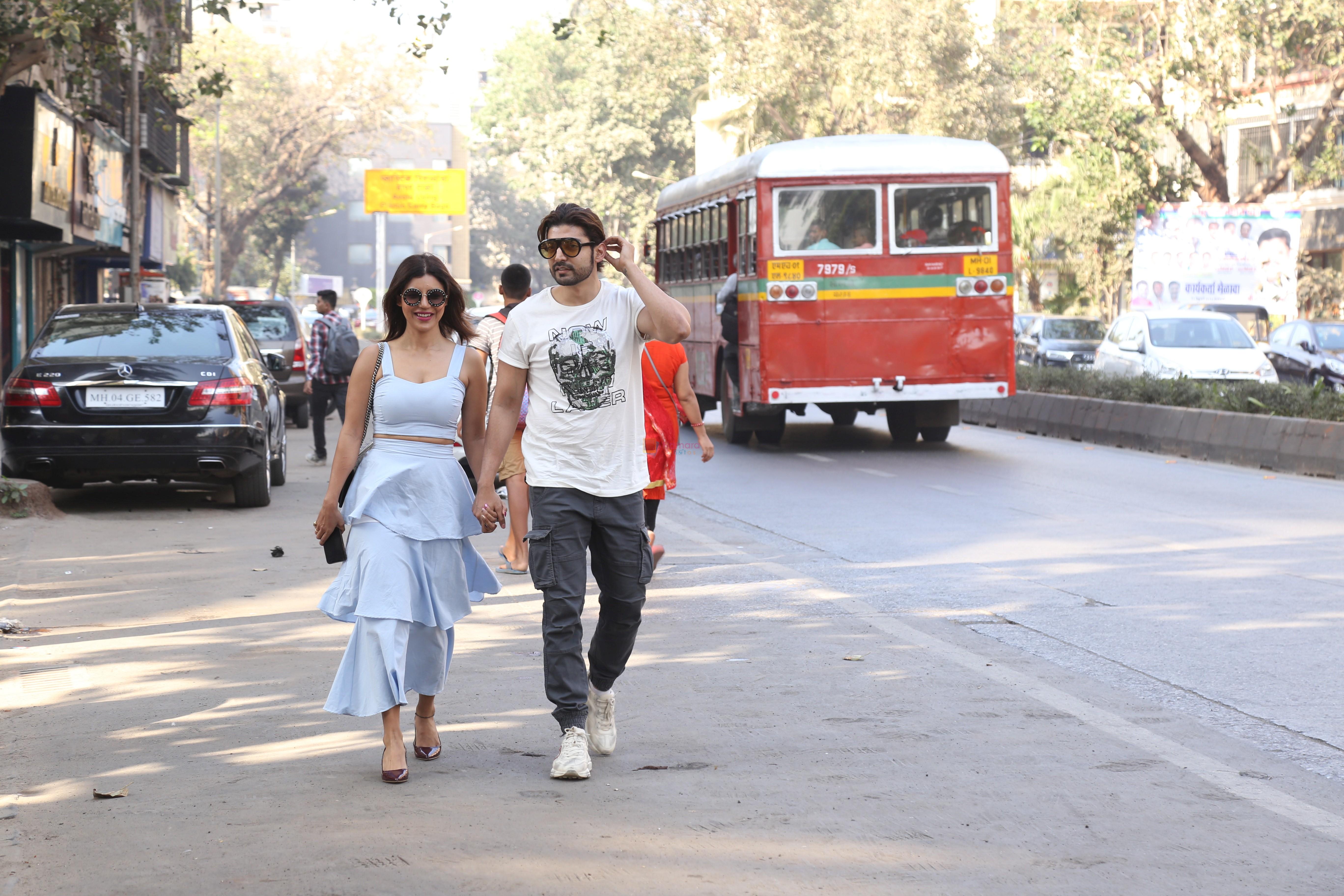 Gurmeet Chaudhary & wife spotted at juhu on 17th Feb 2019