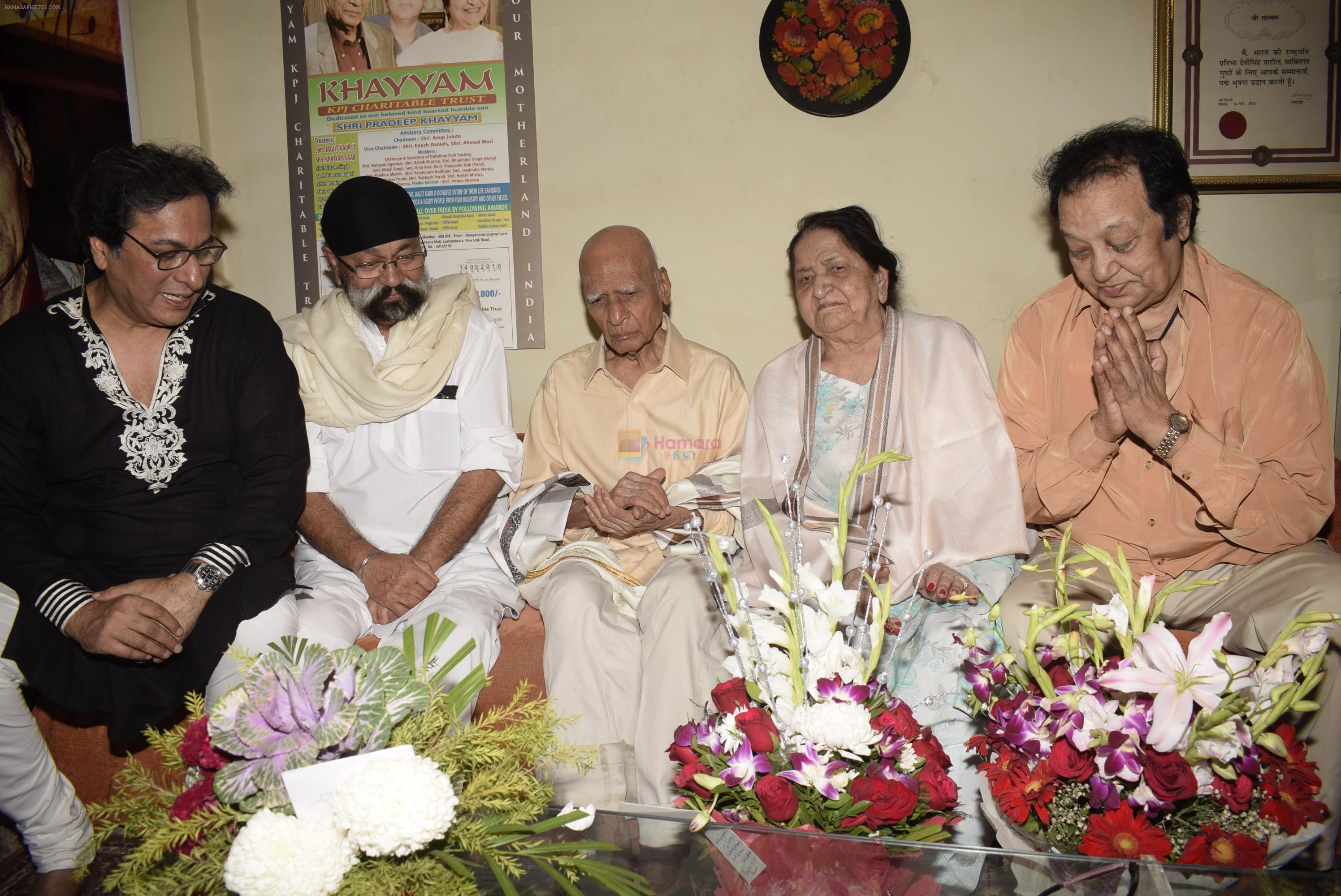 Khayyam birthday celebration at his home in Juhu on 19th Feb 2019