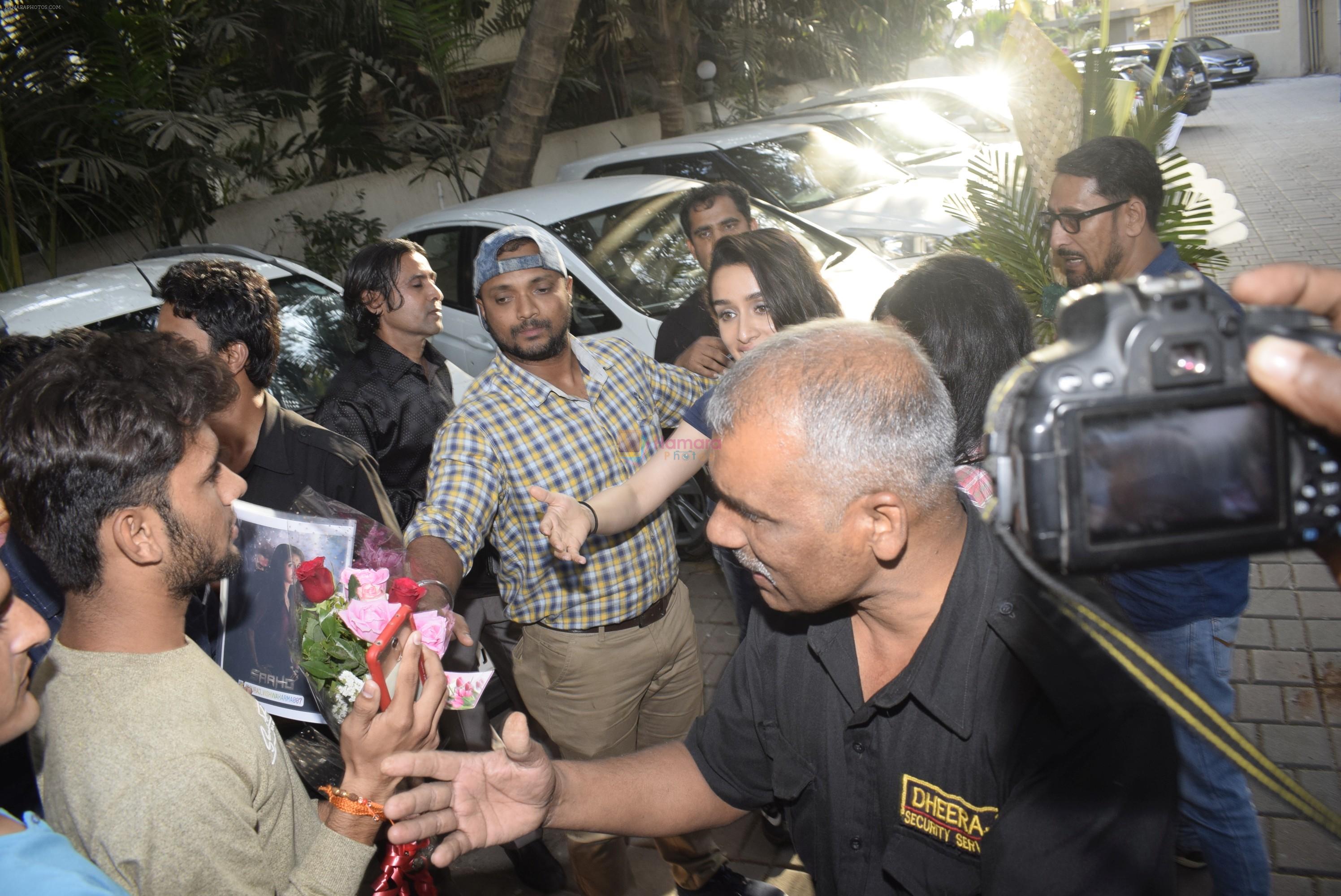 Shraddha kapoor meets her fans on her birthday at juhu on 4th March 2019