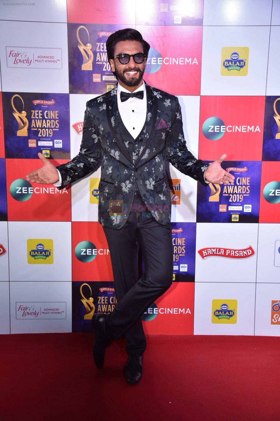 Ranveer Singh at Zee cine awards red carpet on 19th March 2019