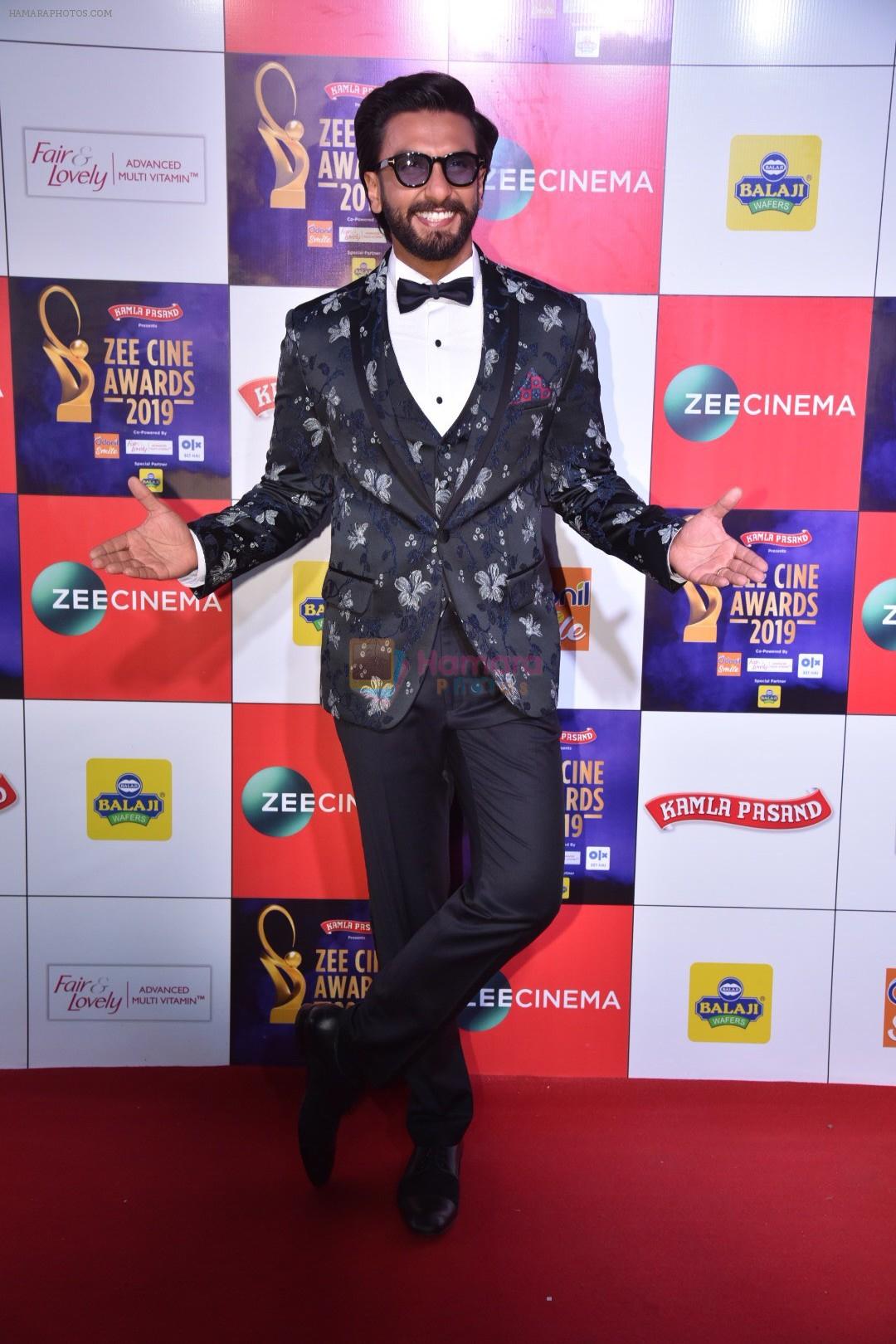 Ranveer Singh at Zee cine awards red carpet on 19th March 2019