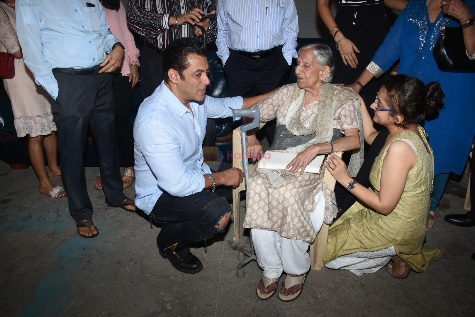 Salman Khan meet the families who had experienced partition at Mehboob Studio in bandra on 13th June 2019