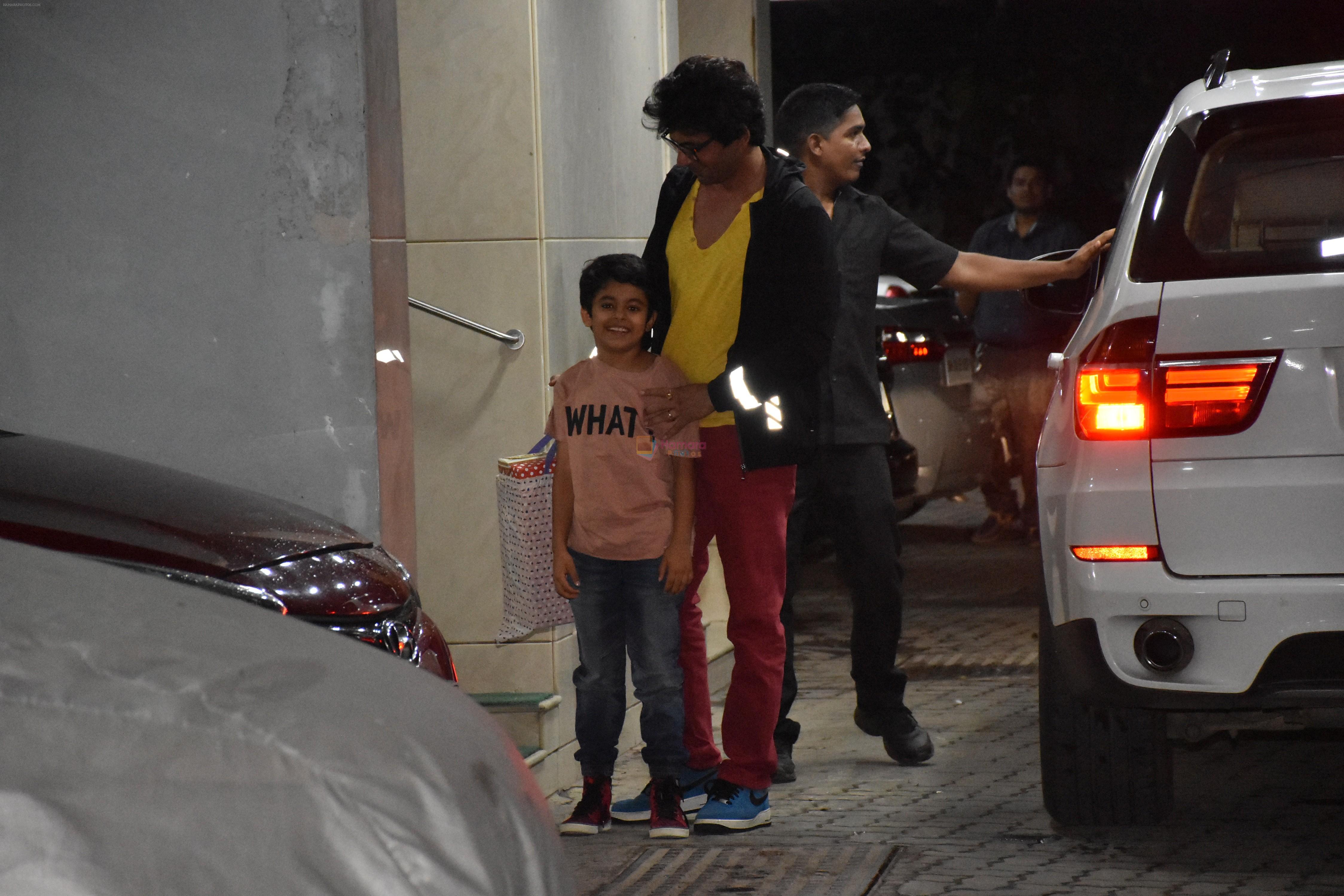 Sunil Grover at Sohail Khan's house in bandra on 16th June 2019