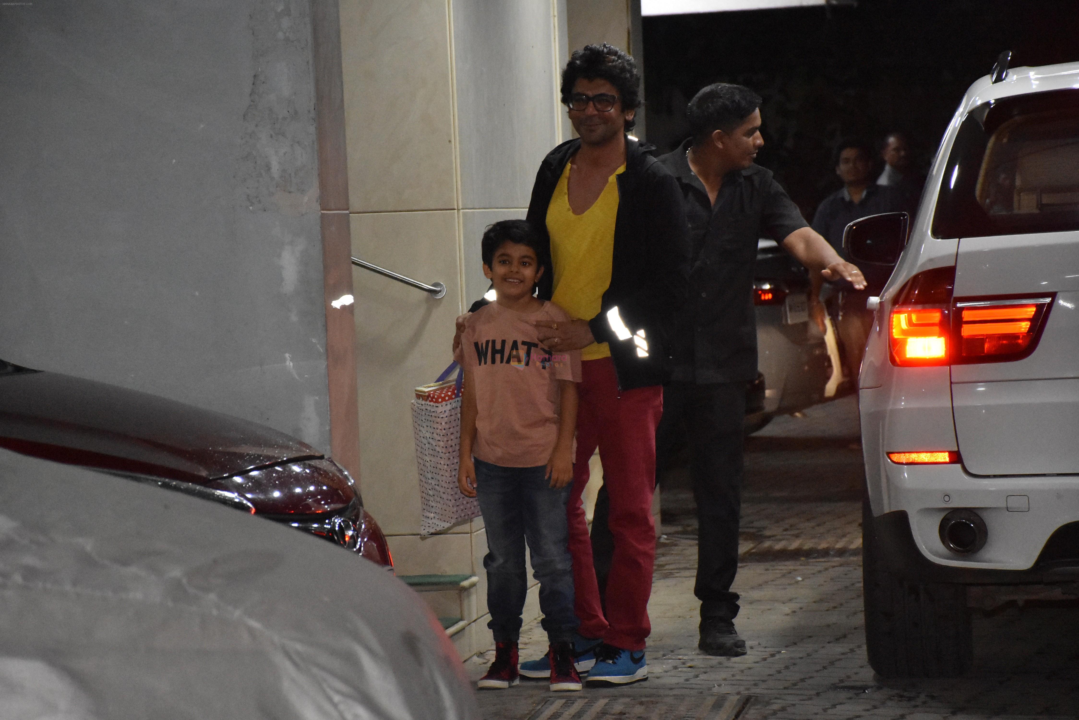 Sunil Grover at Sohail Khan's house in bandra on 16th June 2019