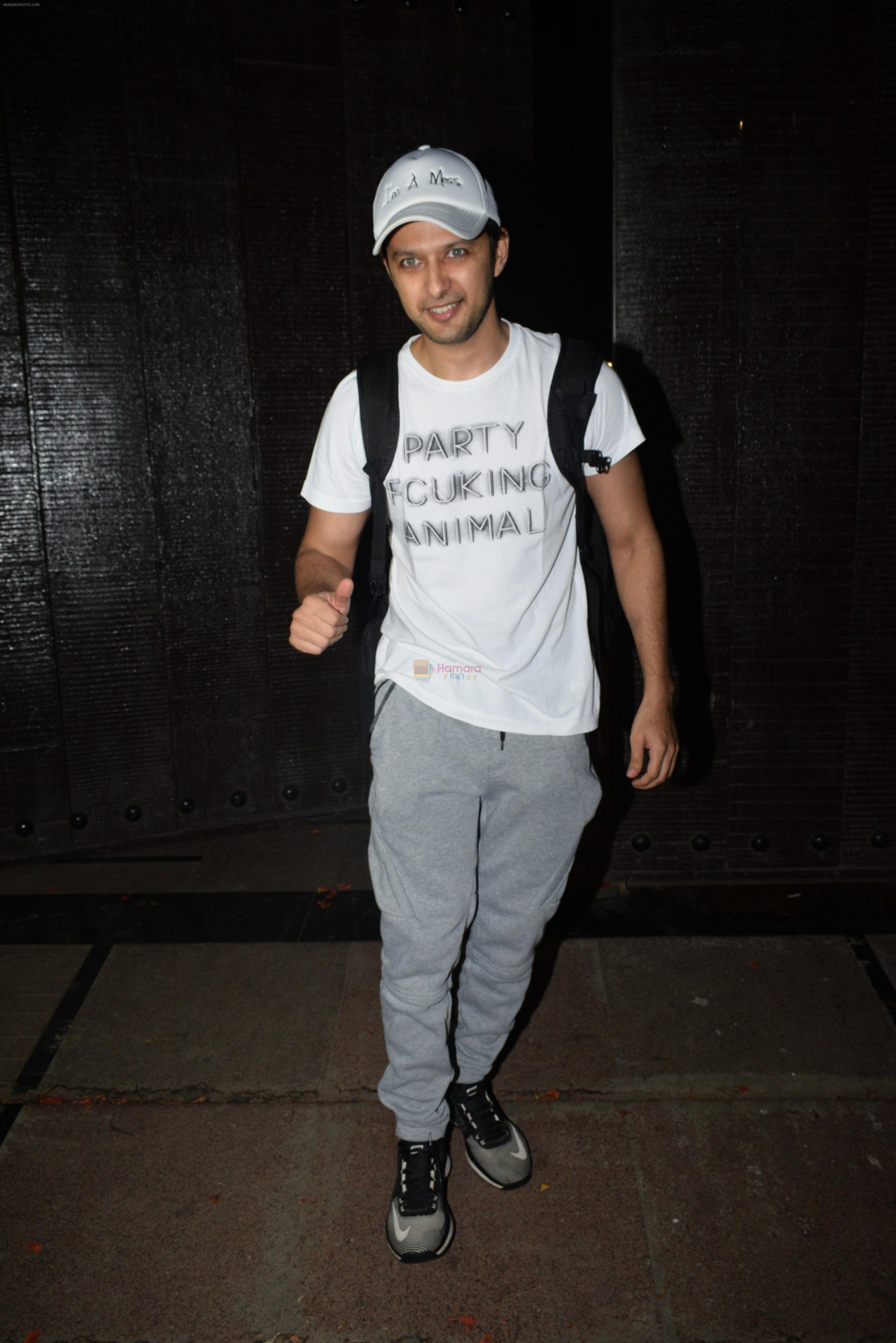 Vatsal Seth spotted at gym in juhu on 25th June 2019