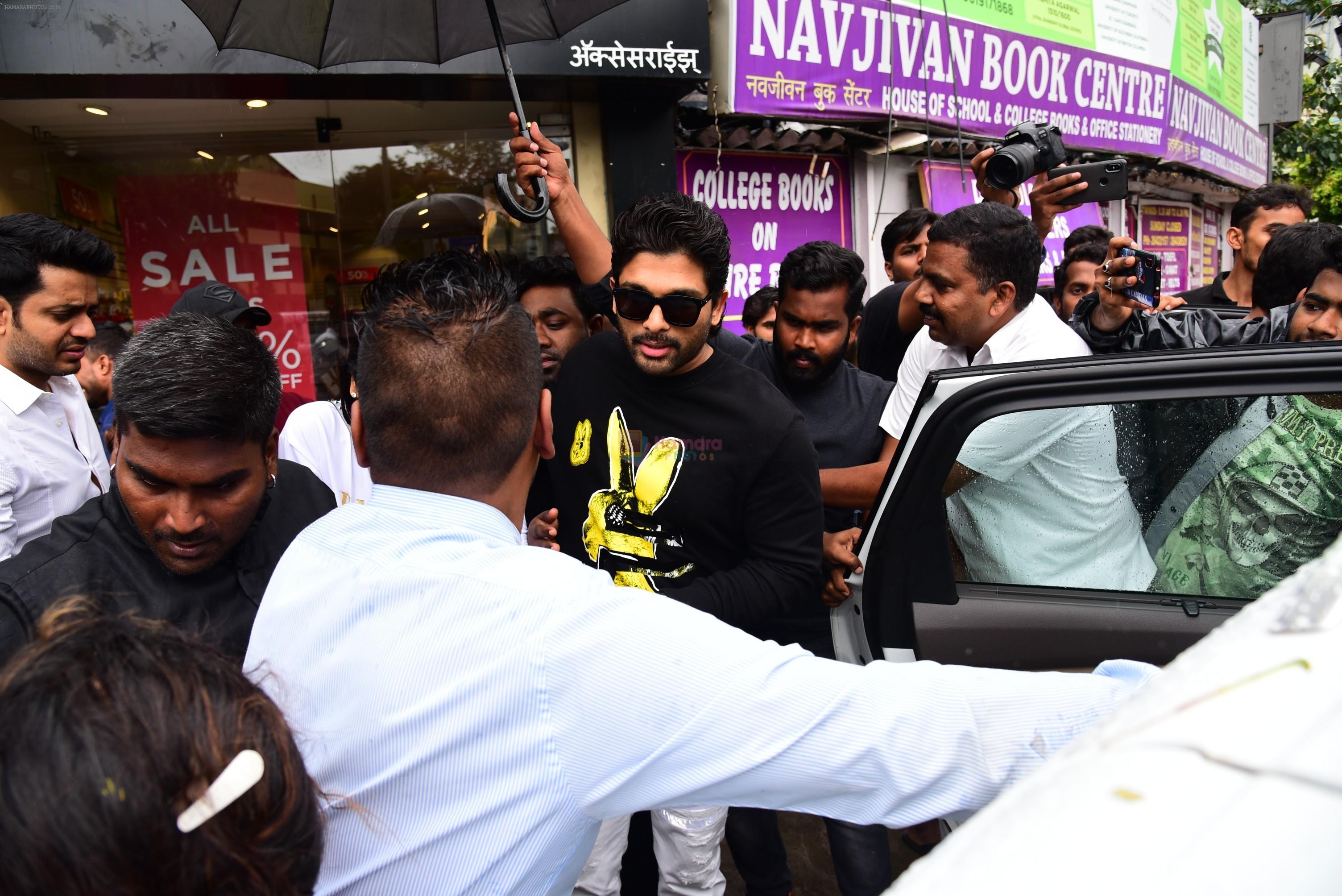 Allu Arjun spotted at Bastian bandra on 30th June 2019