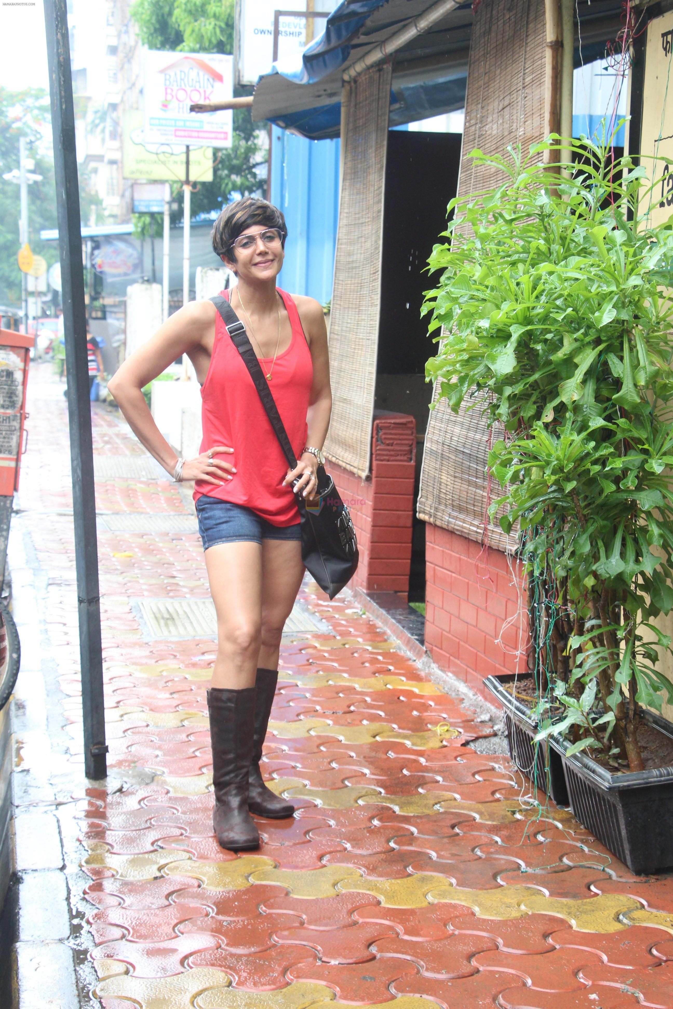 Mandira Bedi spotted at farmer's cafe in bandra on 2nd July 2019