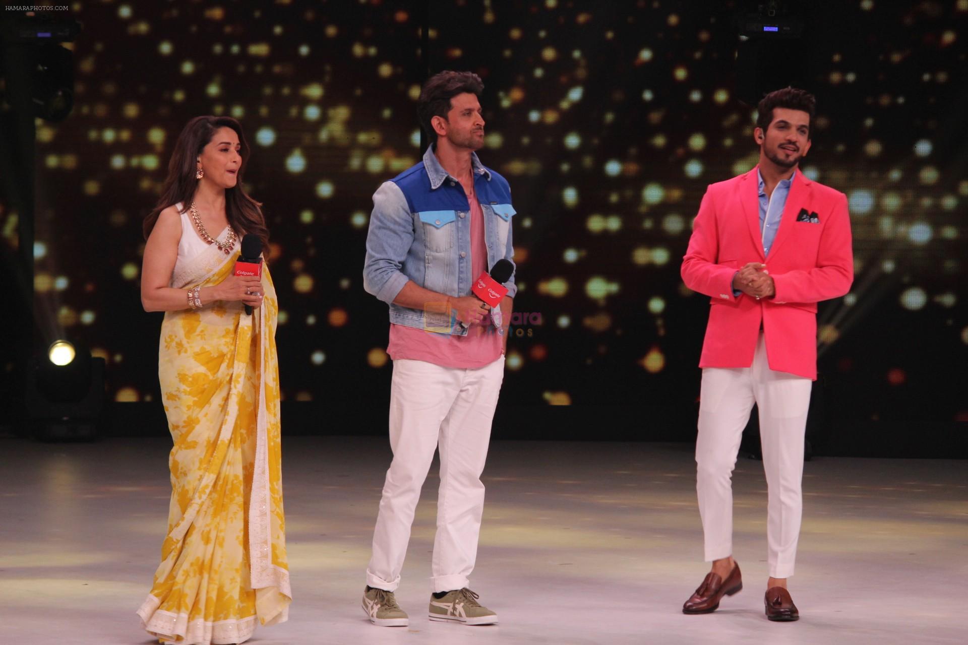 Hrithik Roshan, Madhuri Dixit on the sets of colors Dance Deewane in filmcity on 2nd July 2019