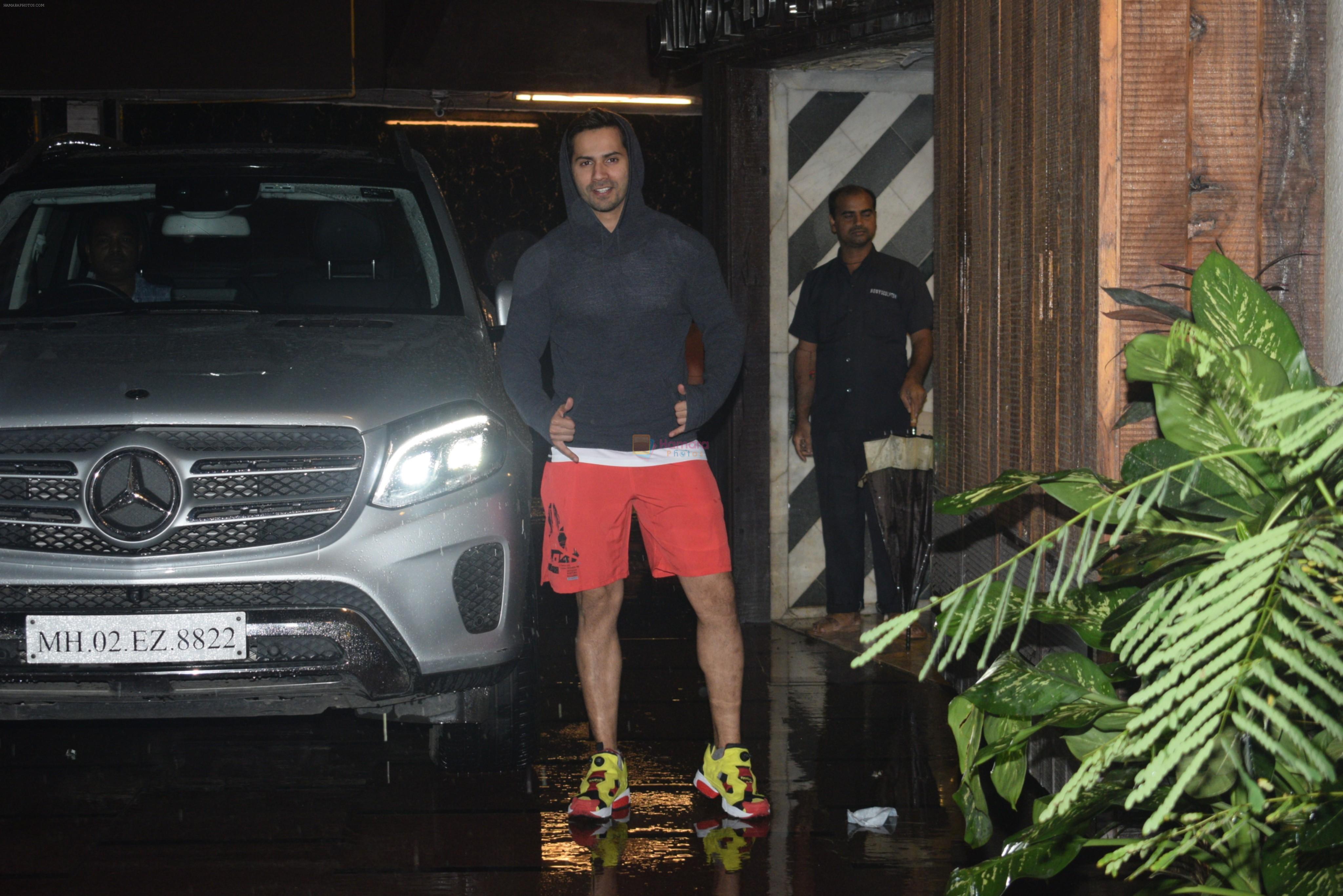 Varun Dhawan spotted at gym in juhu on 30th July 2019