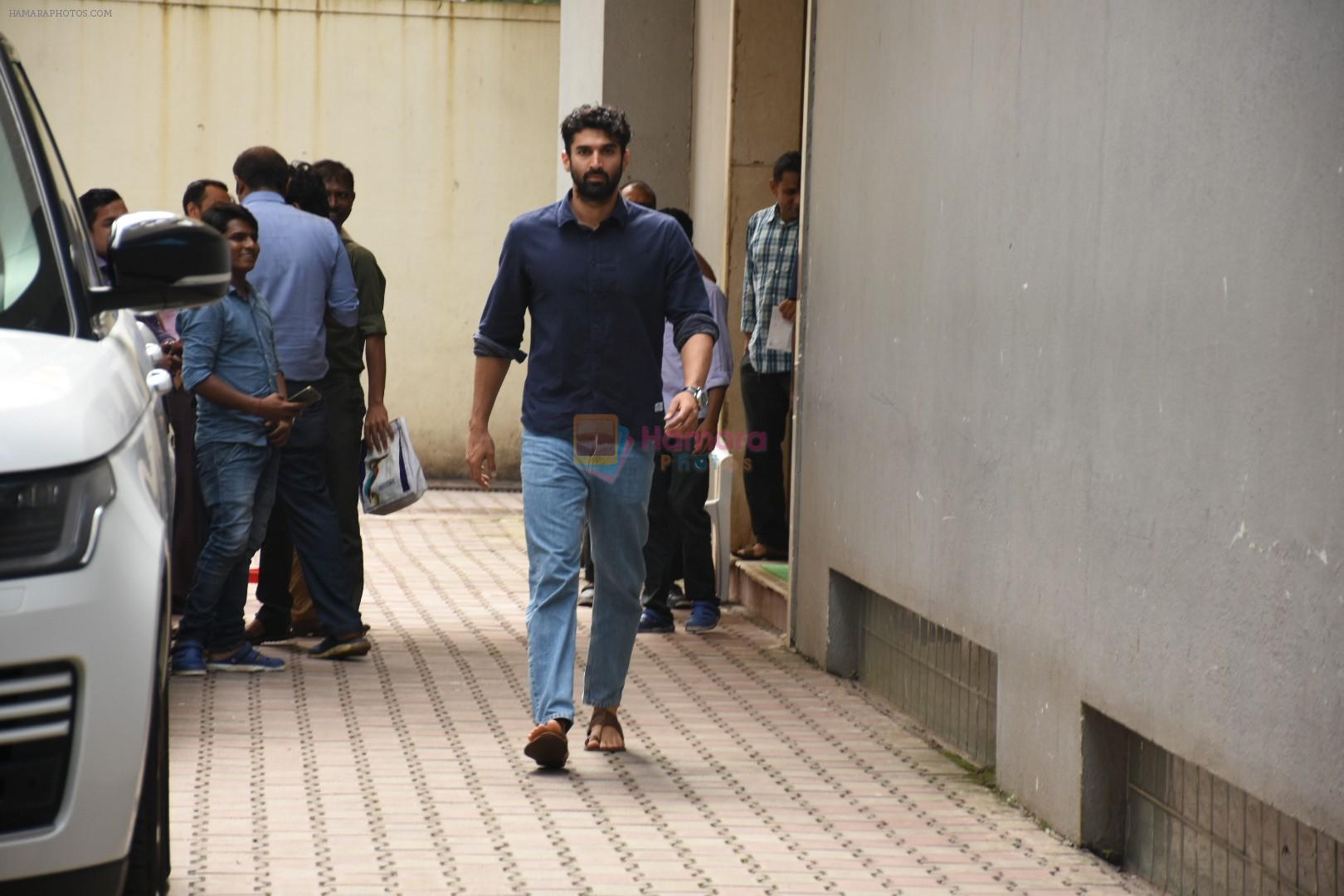 Aditya Roy Kapoor spotted at Vishesh films office in Khar on 12th Aug 2019