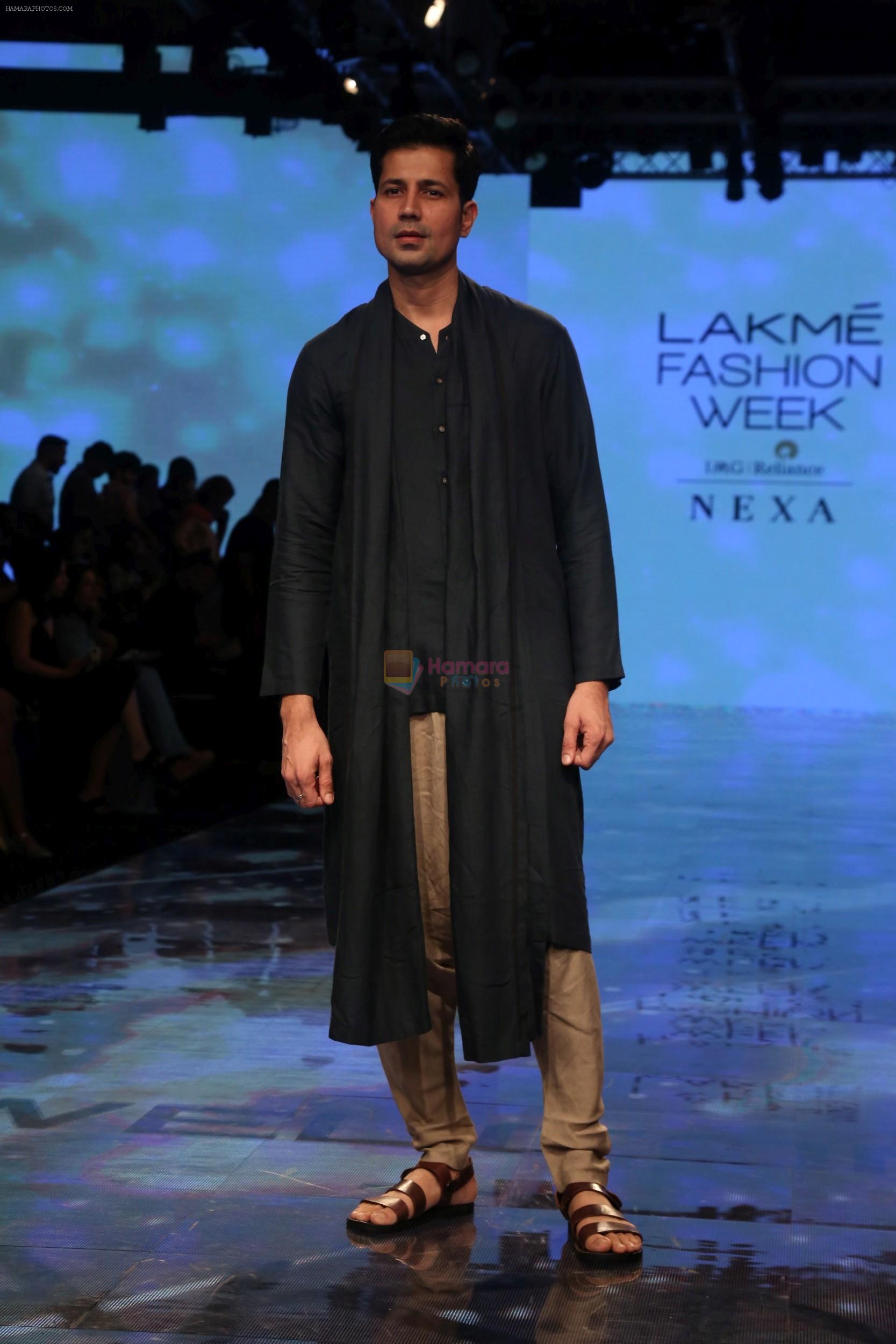 Sumit Vyas At Lakme Fashion Week 2019 on 22nd Aug 2019