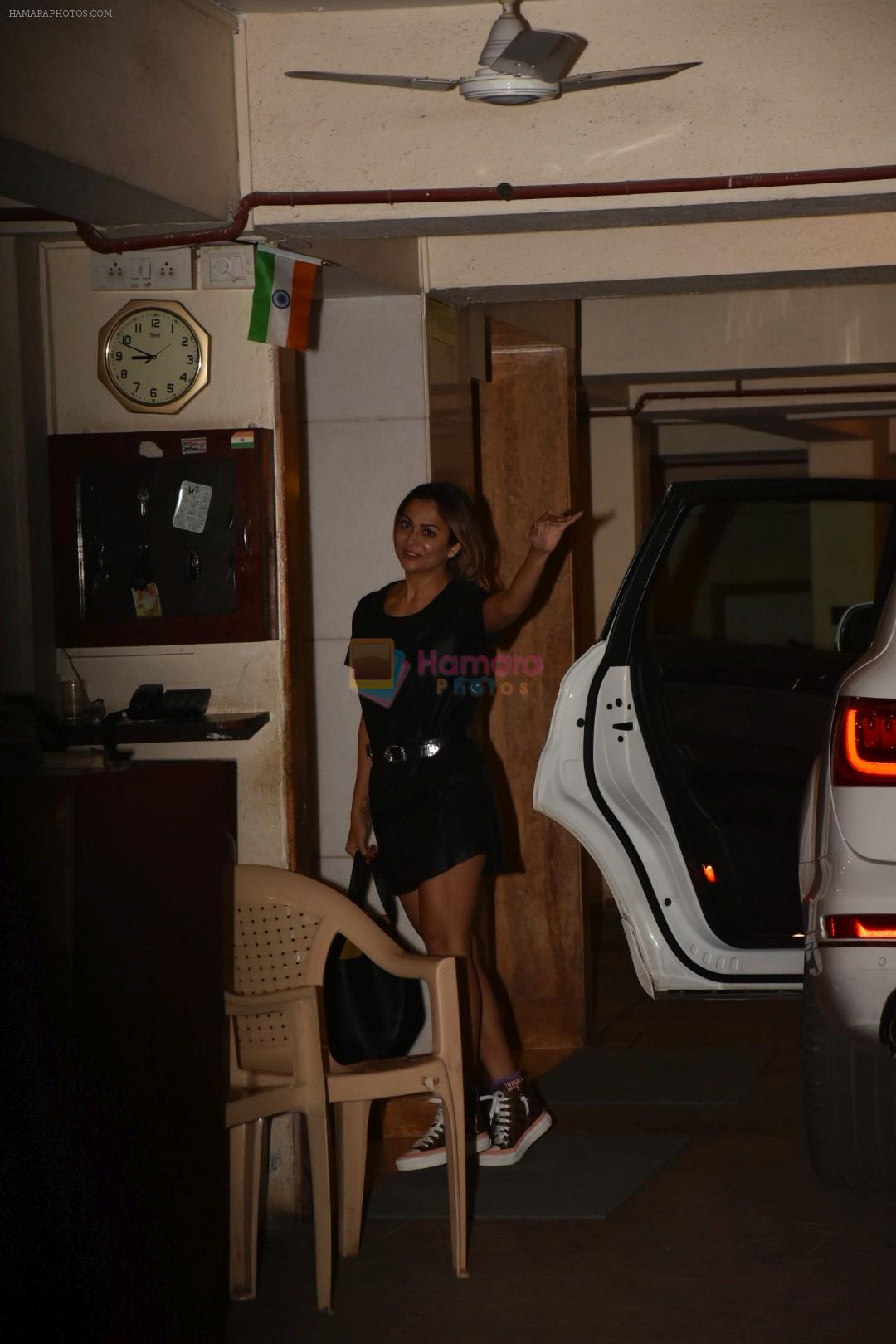 Amrita Arora spotted at Kareena Kapoor's house in bandra on 23rd Aug 2019