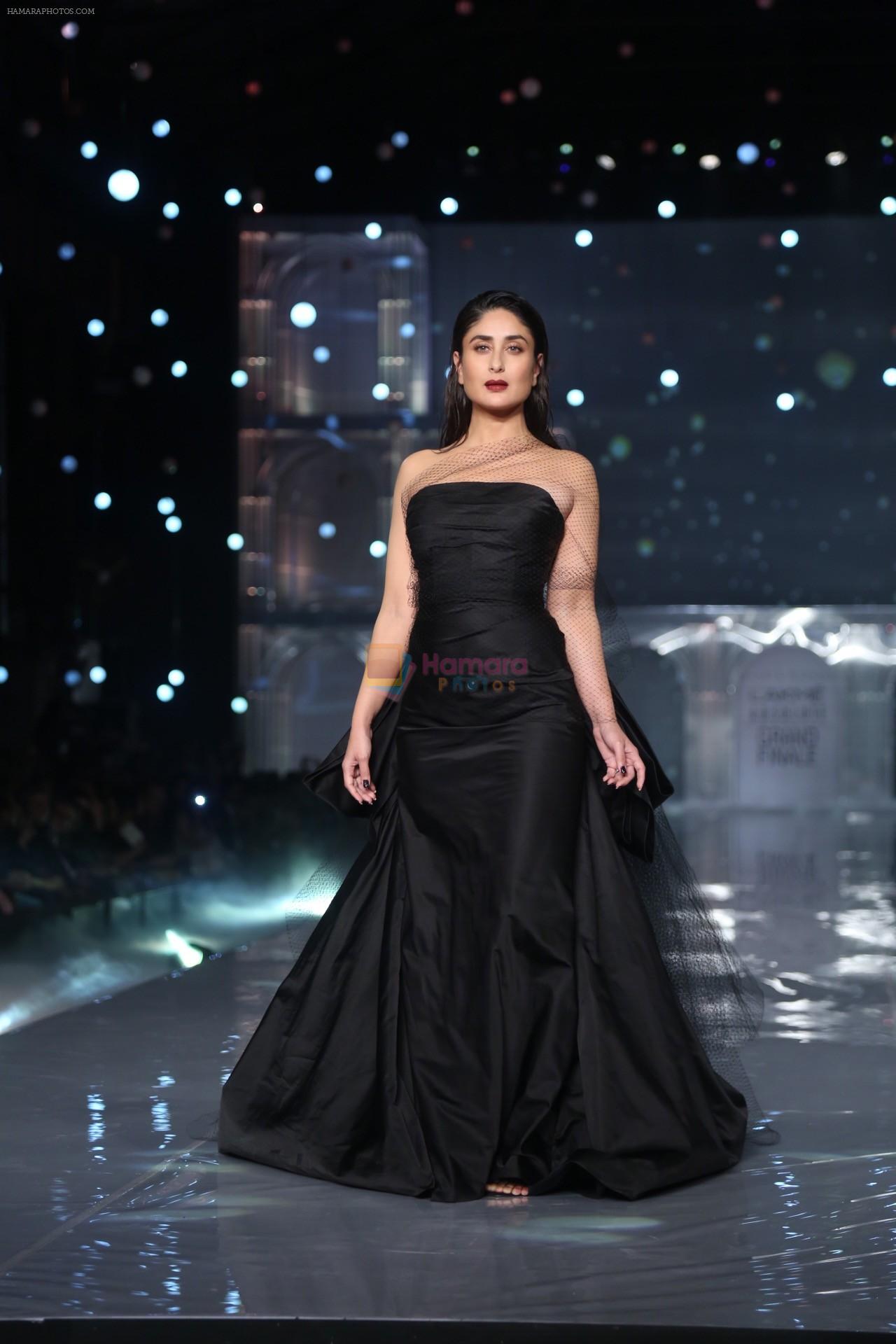 Kareena Kapoor Khan walks for Gauri & Nainika At Lakme Fashion Week 2019 on 25th Aug 2019