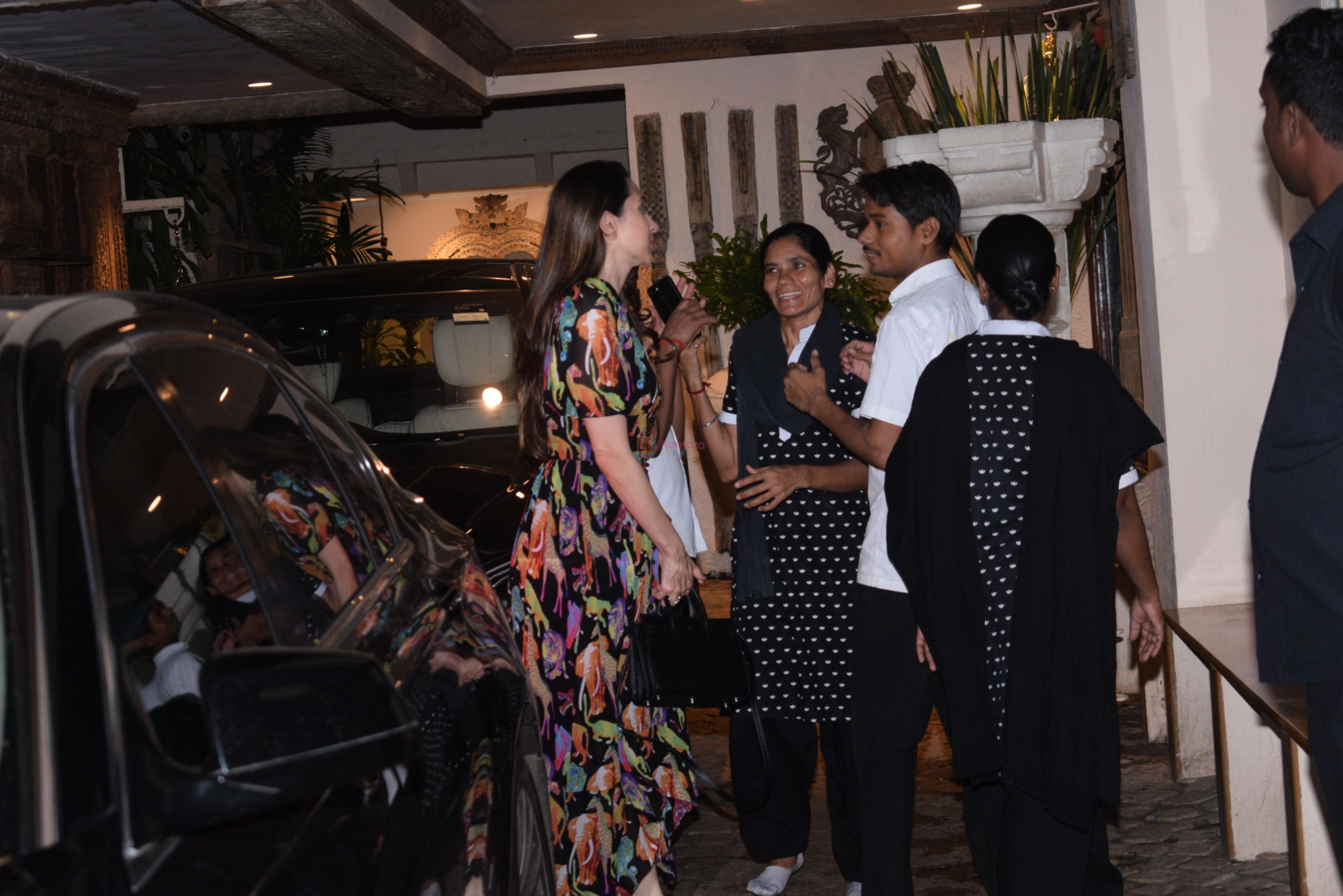 Karishma Kapoor spotted at anil Kapoor's house in juhu on 28th AUg 2019