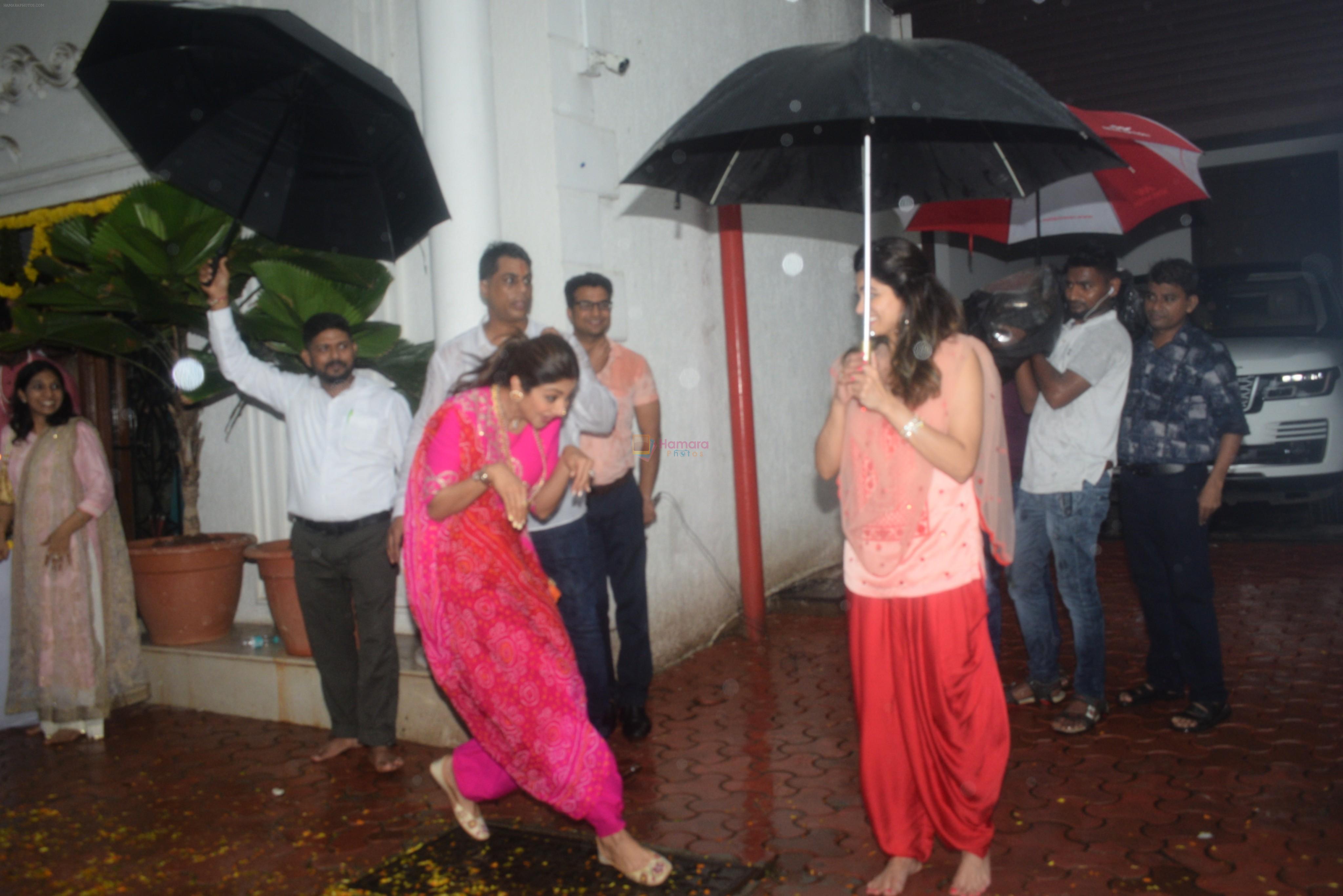 Shilpa Shetty ganpati Visarjan at juhu on 3rd Sept 2019