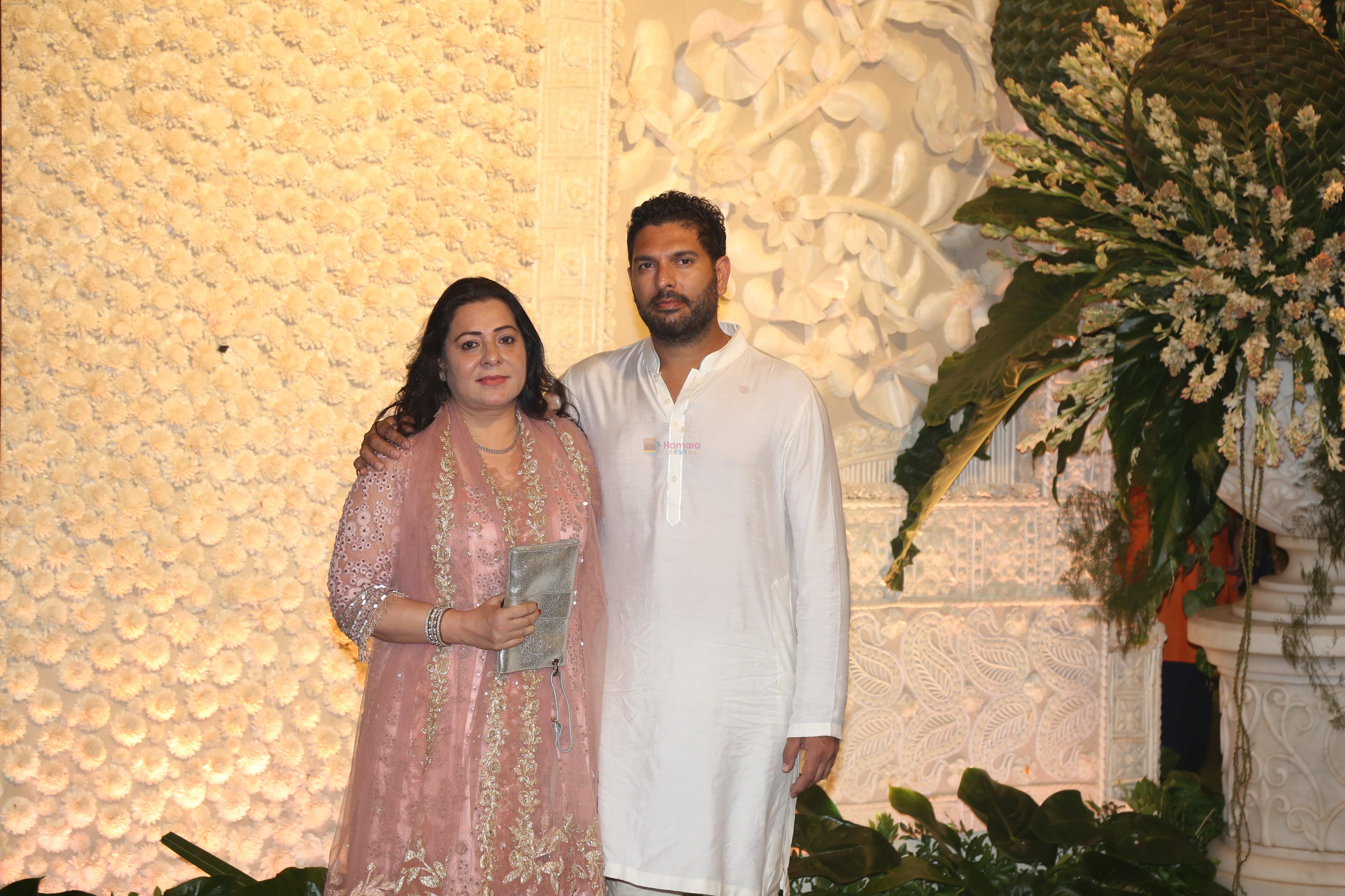 Yuvraj Singh at Mukesh Ambani's house for Ganpati celebration on 2nd Sept 2019