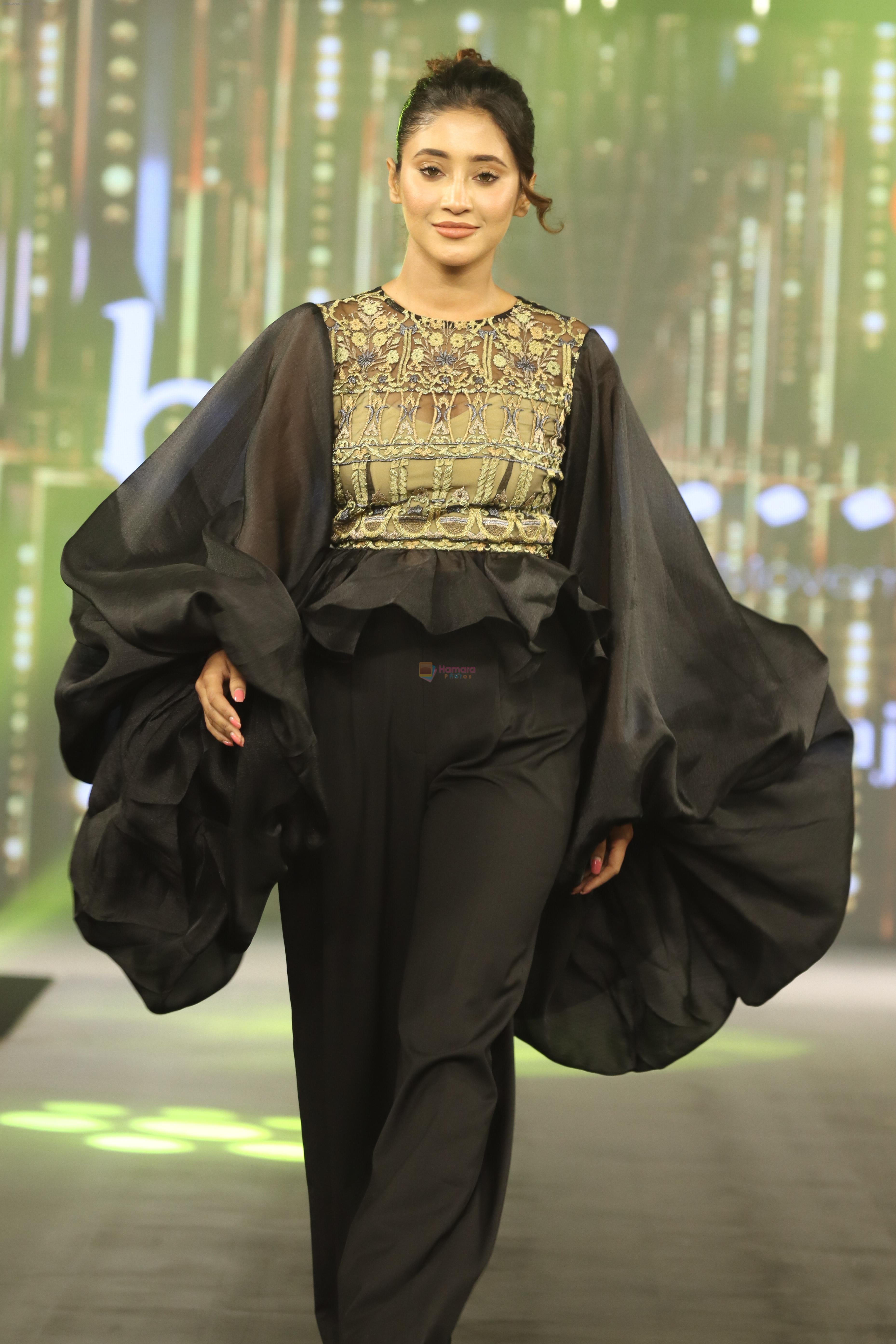 Shivangi Joshi on the ramp during 17th Edition of BETI A Fashion Fundraiser Show on 14 May 2023