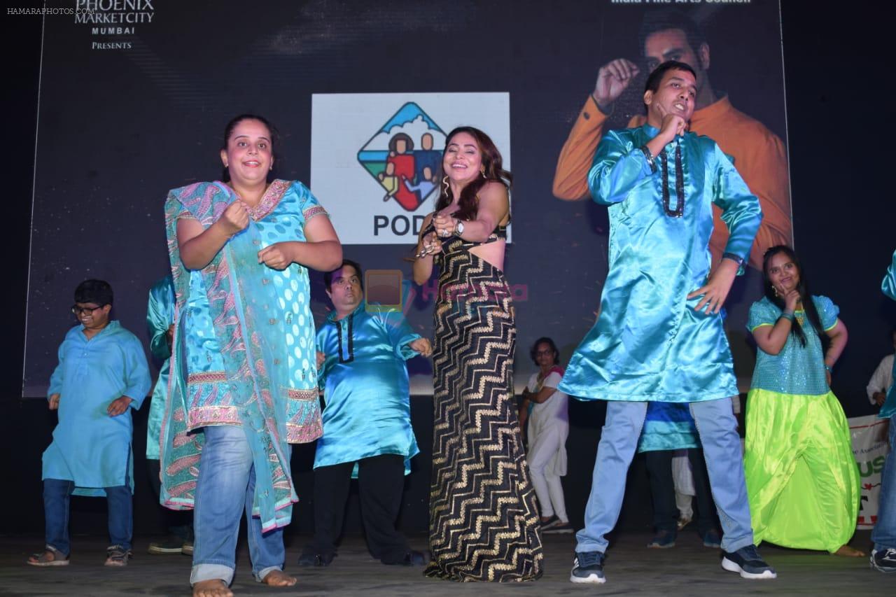 Nikita Rawal performed with Special Children at Sandip Soparrkar's India Dance Week 6