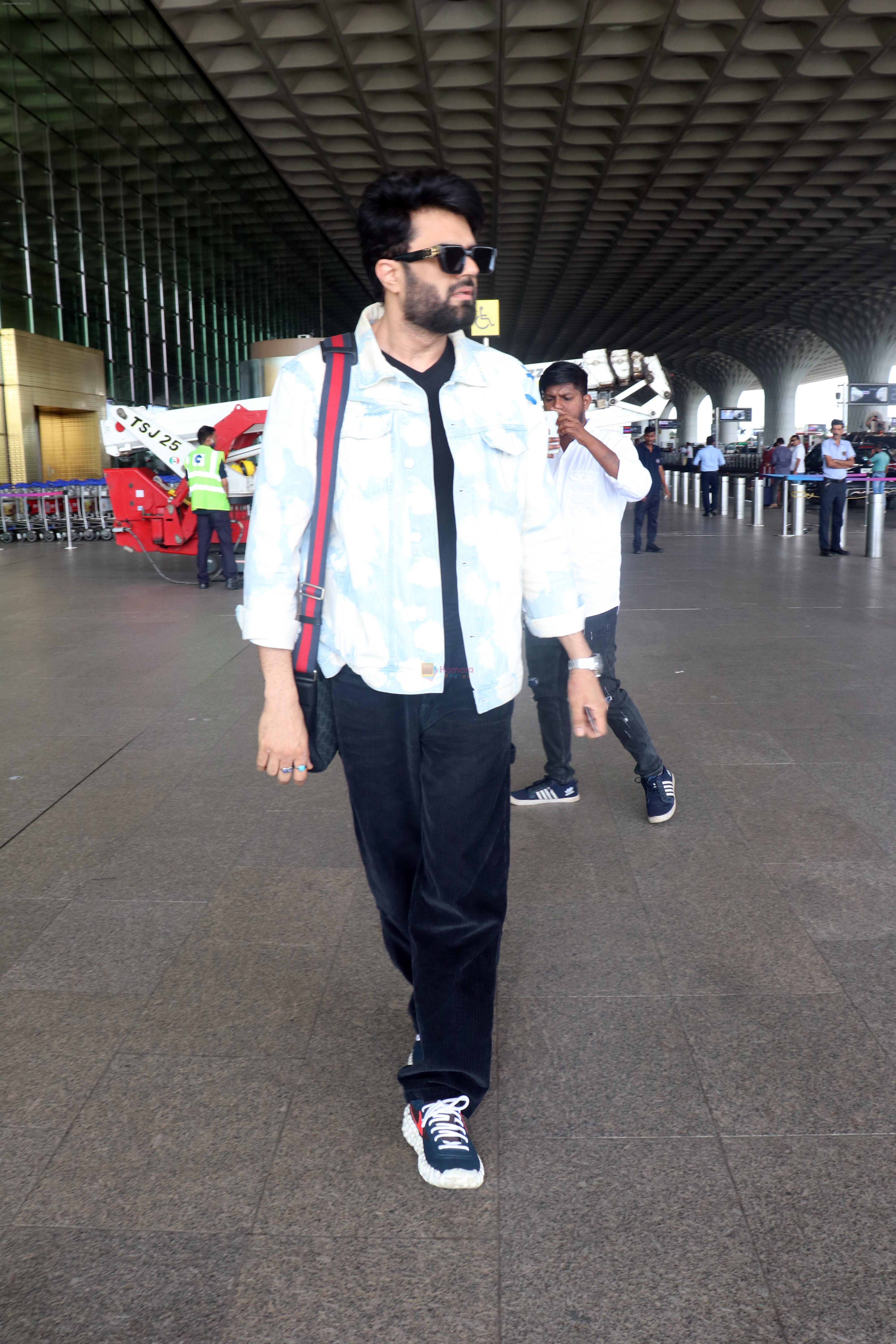 Manish Paul at the airport on 19th May 2023