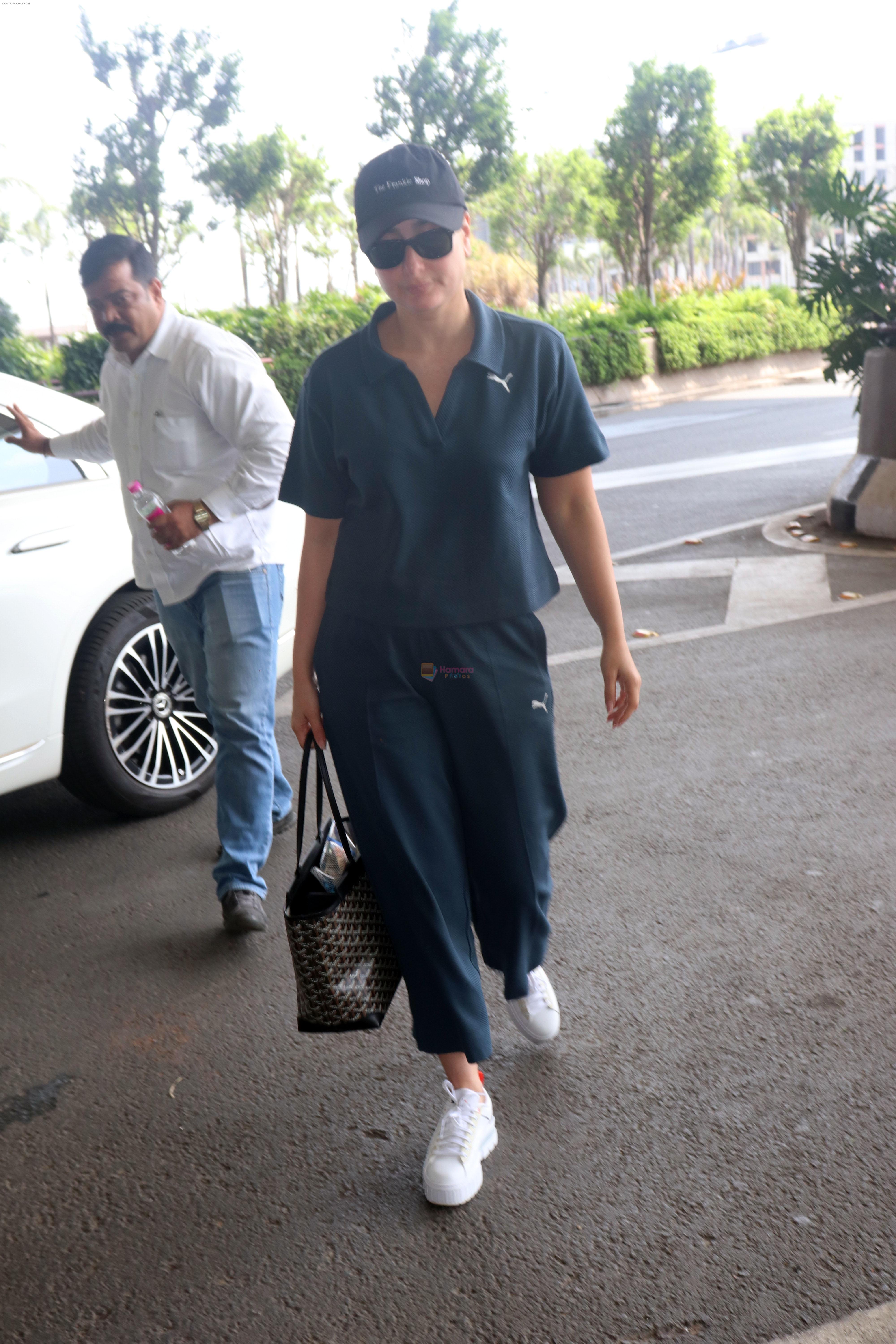 Kareena Kapoor Khan at Airport on 22nd May 2023