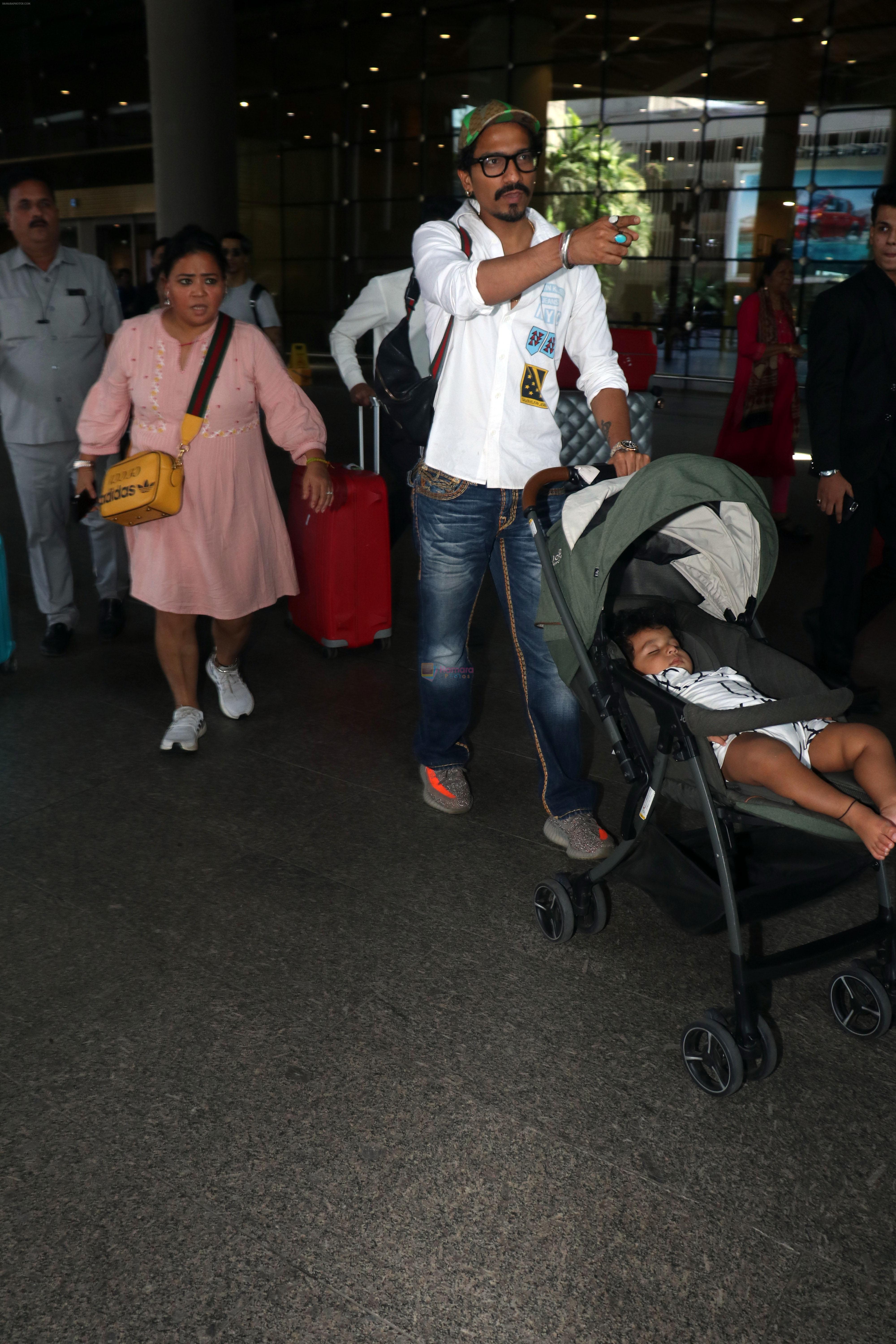 Bharti Singh and Haarsh Limbachiyaa at Airport on 22nd May 2023