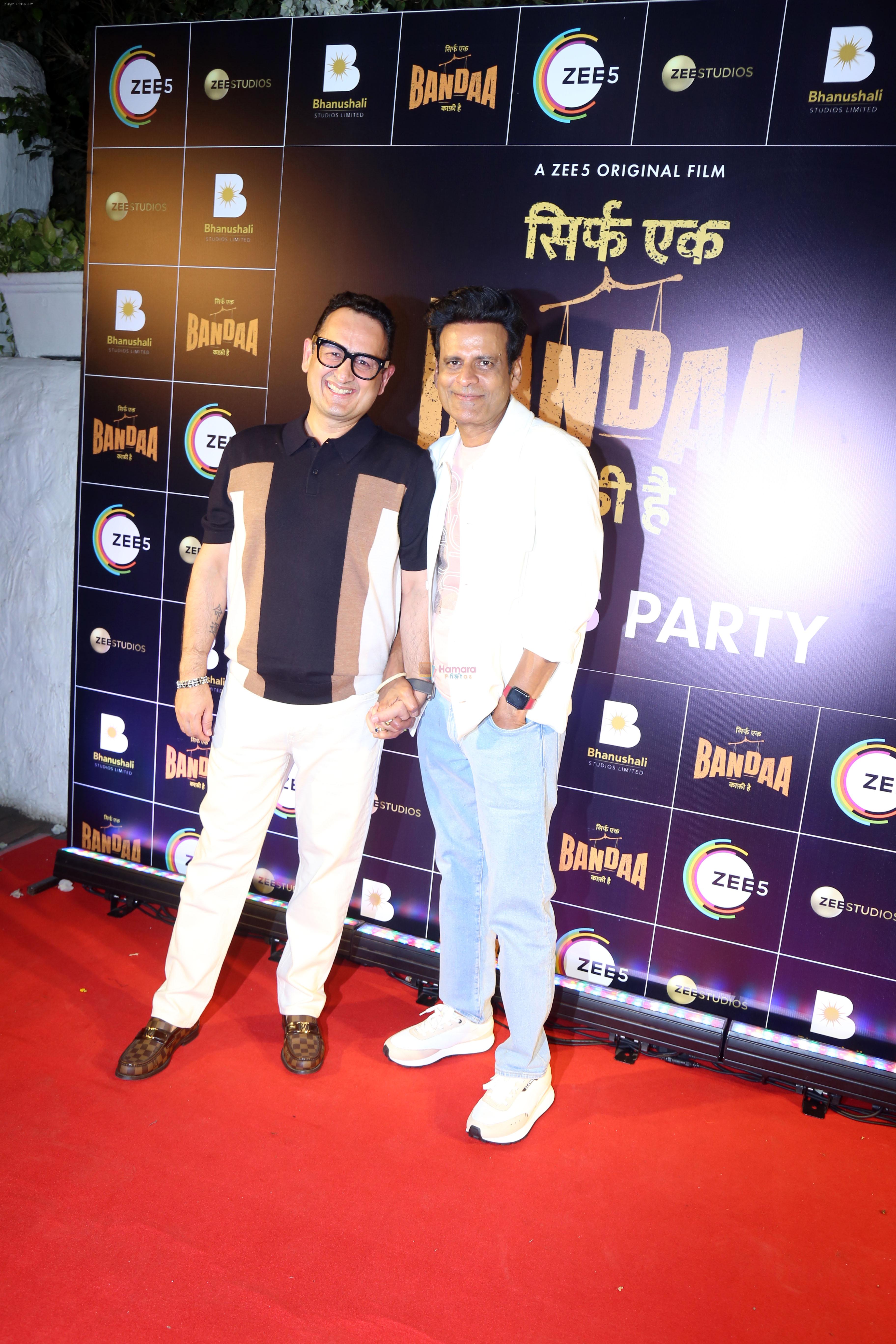 Vinod Bhanushali, Manoj Bajpayee at Success Party Of Film Sirf Ek Bandaa Kaafi Hai