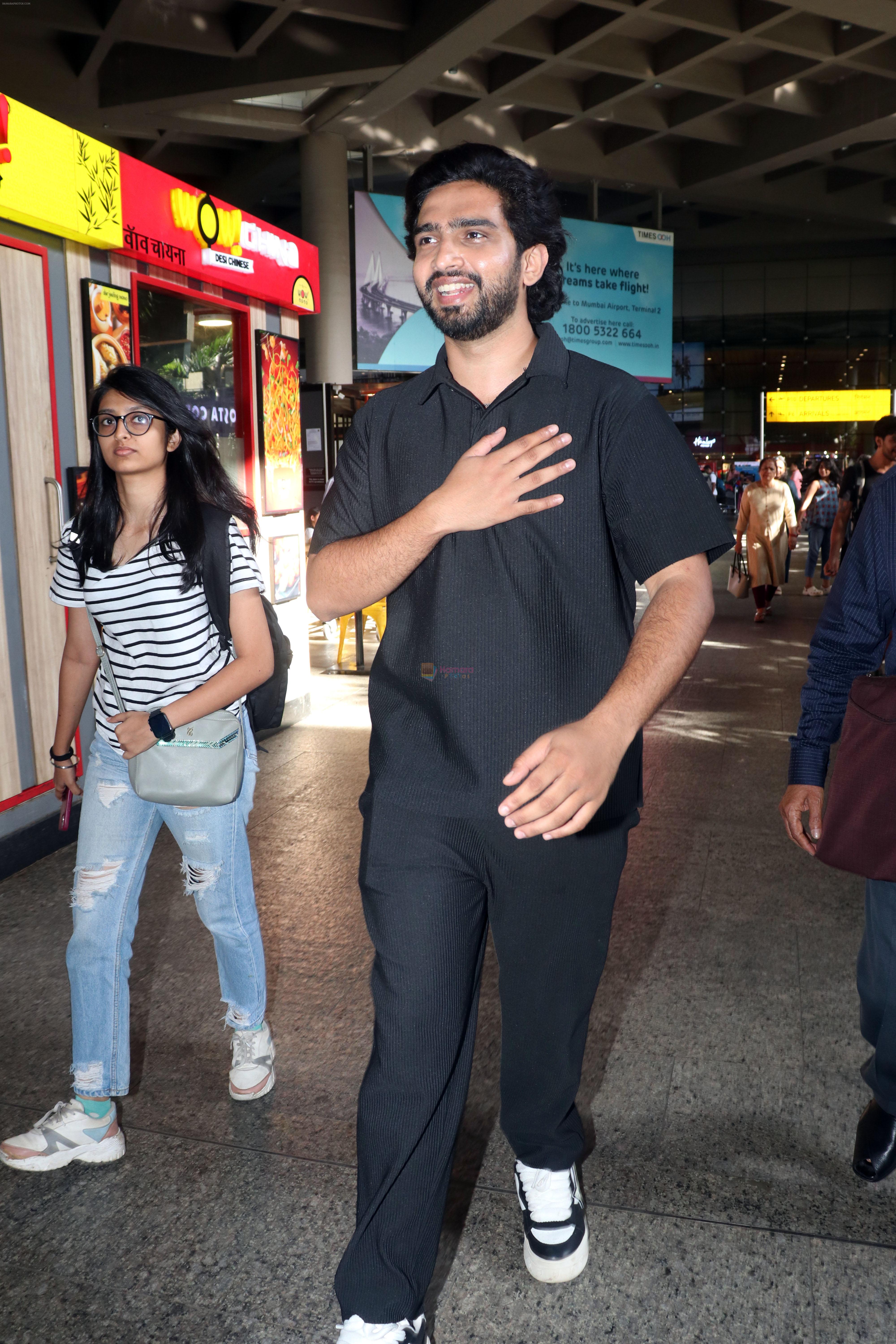 Amaal Mallik dressed in all black