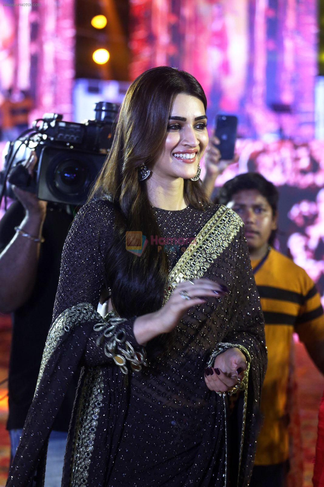 Kriti Sanon promoting Adipurush Movie