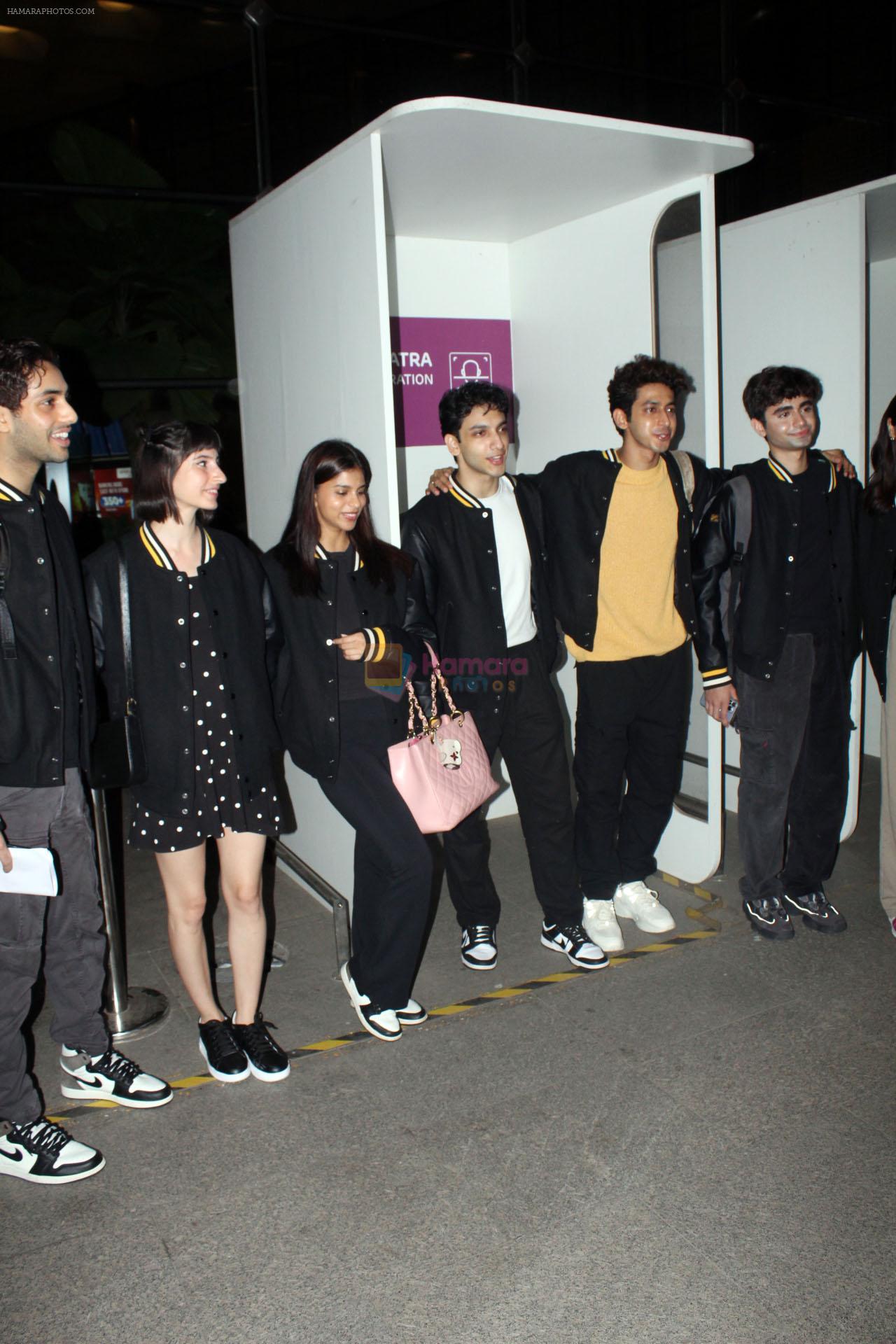 Khushi Kapoor, Suhana Khan with The Archies cast team on 13 Jun 2023 at the airport departure