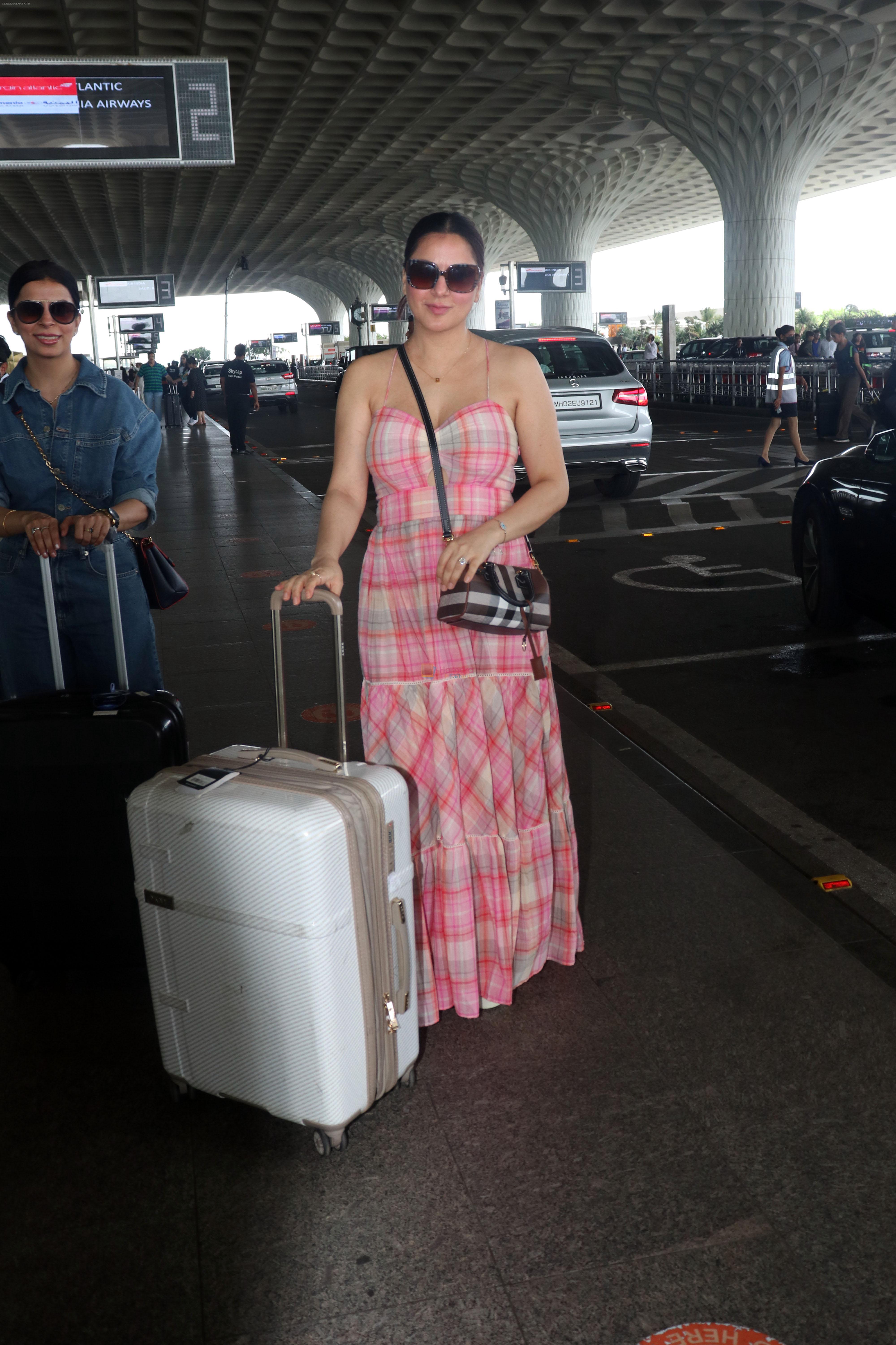 Shraddha Arya dressed in light pink gown seen at the airport on 19 Jun 2023