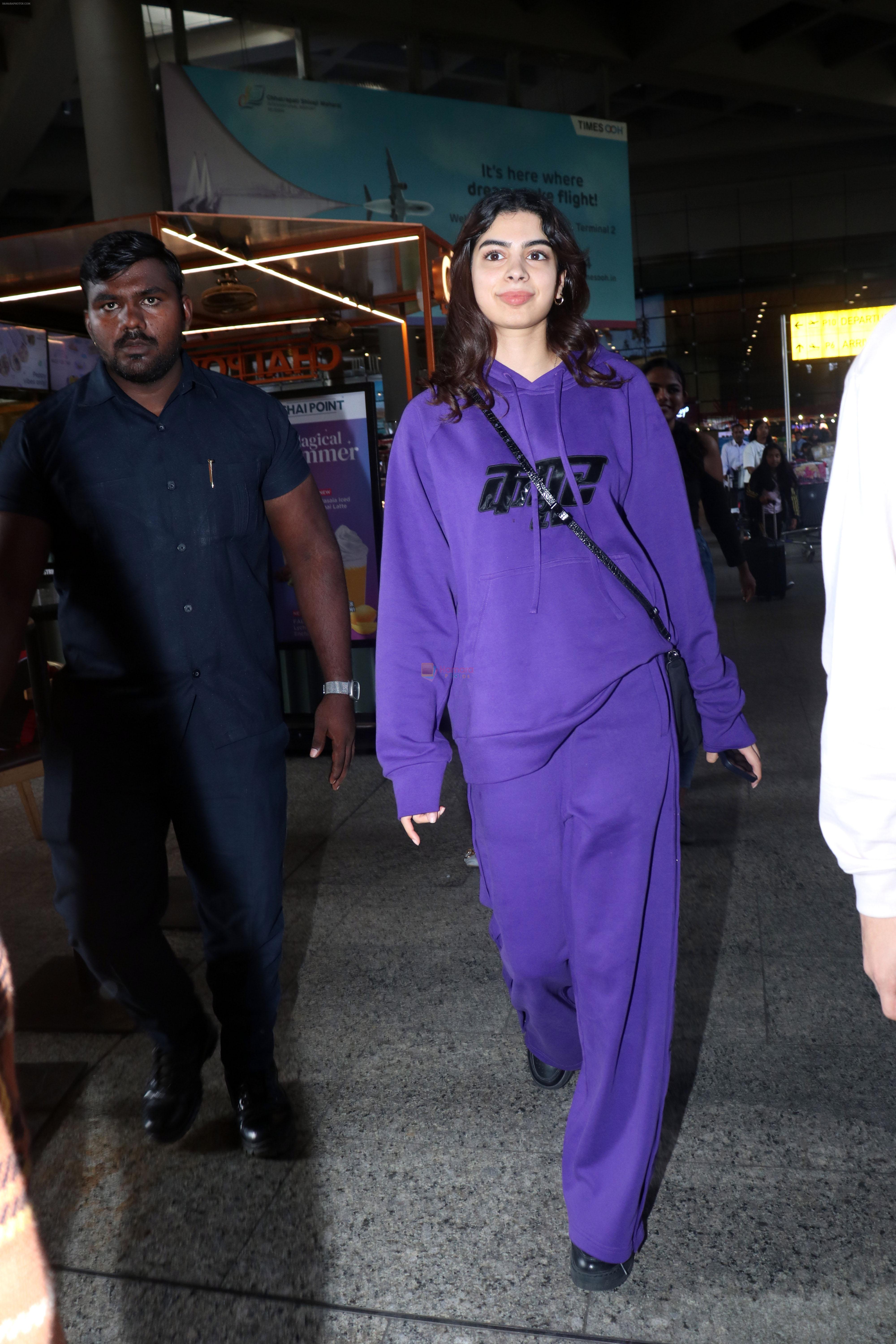 Khushi Kapoor and The Archies cast seen at the airport on 20 Jun 2023