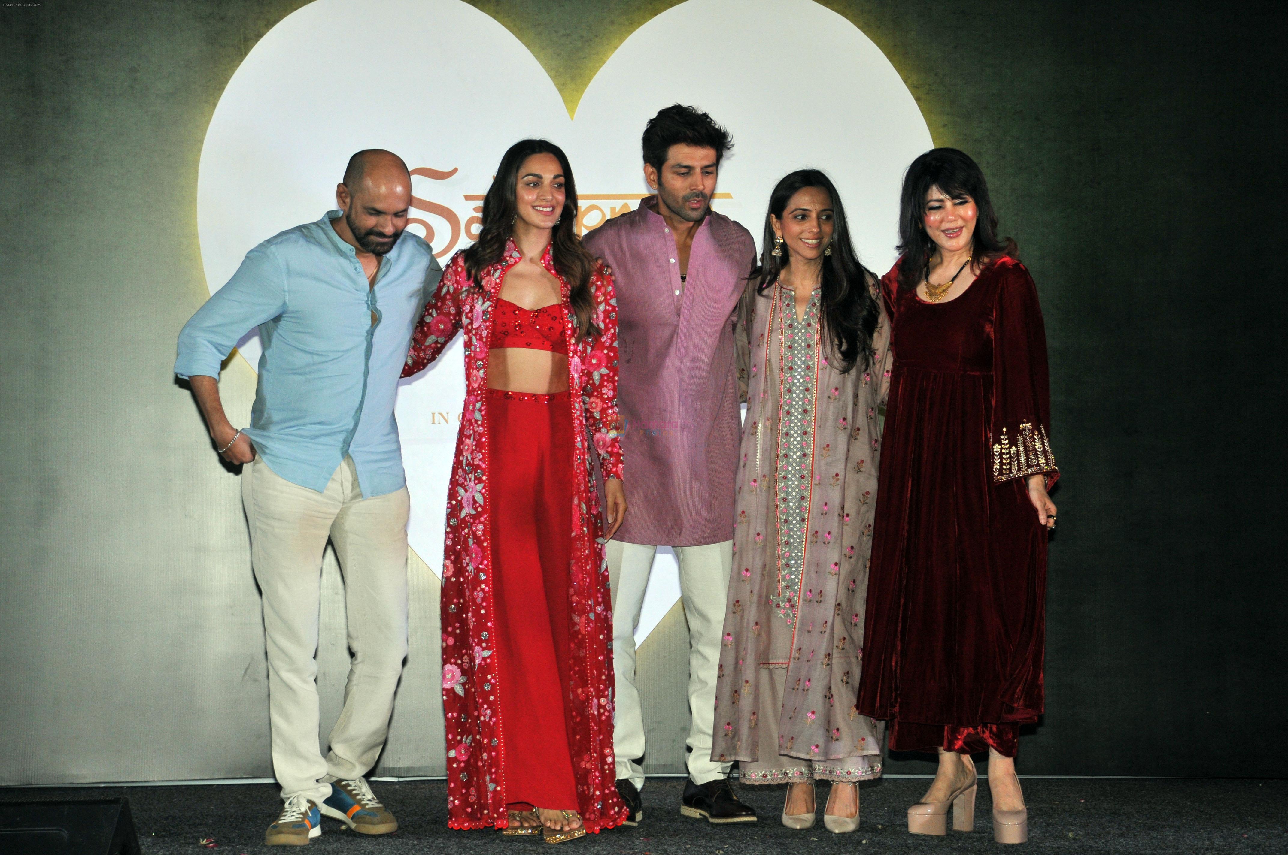 Wardha Khan, Sameer Vidwans, Shareen Mantri Kedia, Kartik Aaryan and Kiara Advani promote song launch of Sun Sajni from movie Satyaprem Ki Katha on 21 Jun 2023