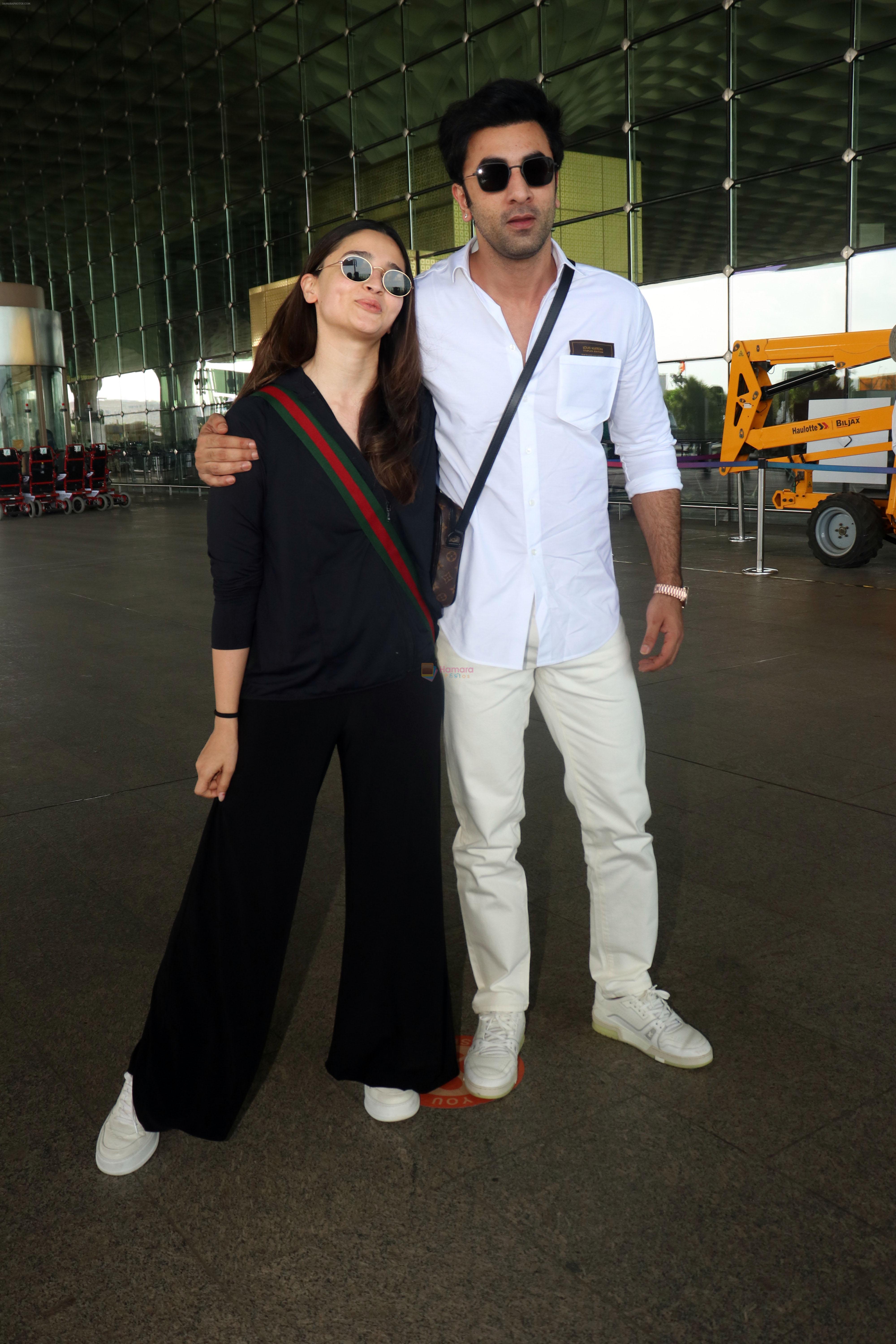 Alia Bhatt in Black and Ranbir Kapoor in white seen at the airport on 22 Jun 2023