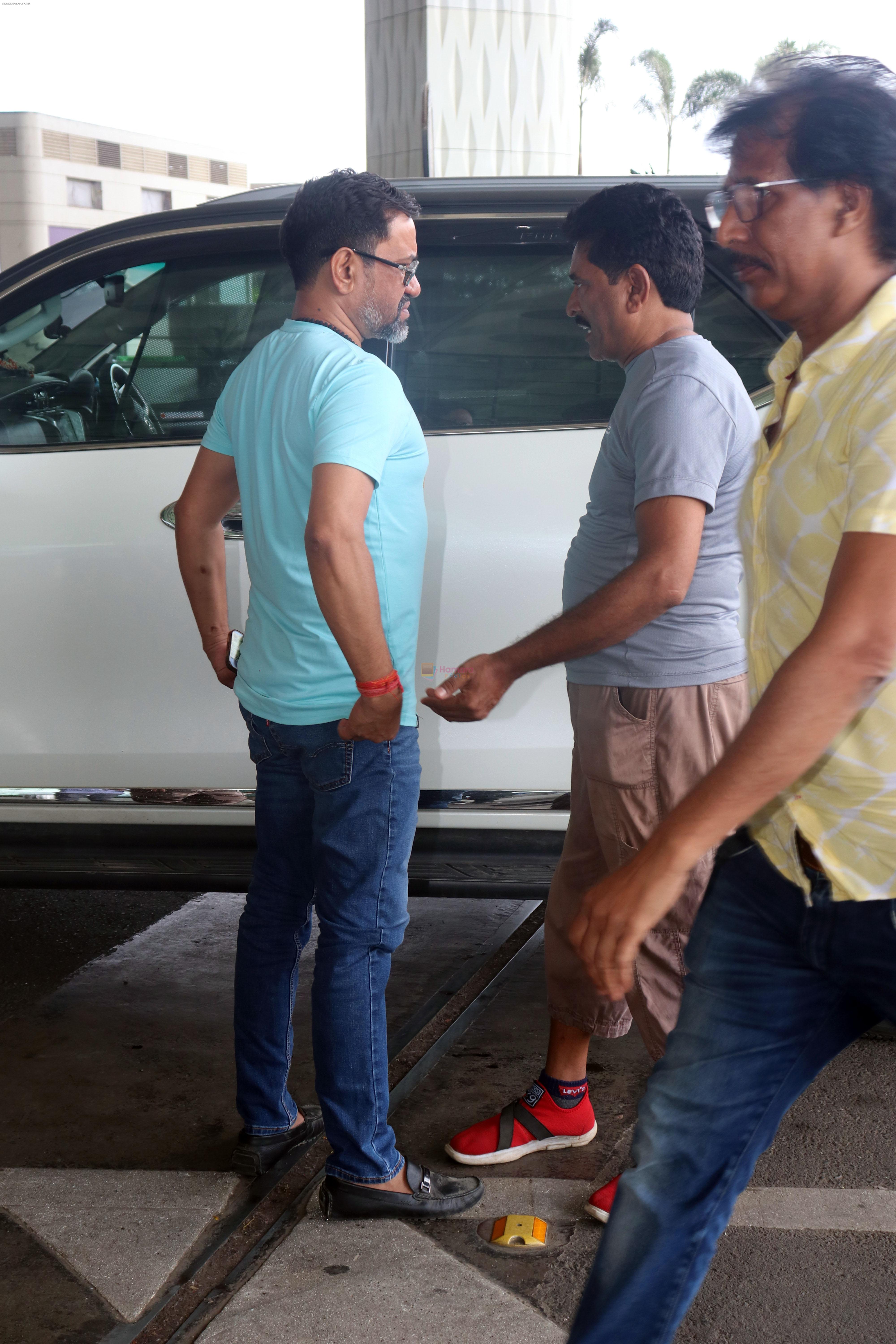 Dinesh Lal Yadav seen at the airport on 23 Jun 2023