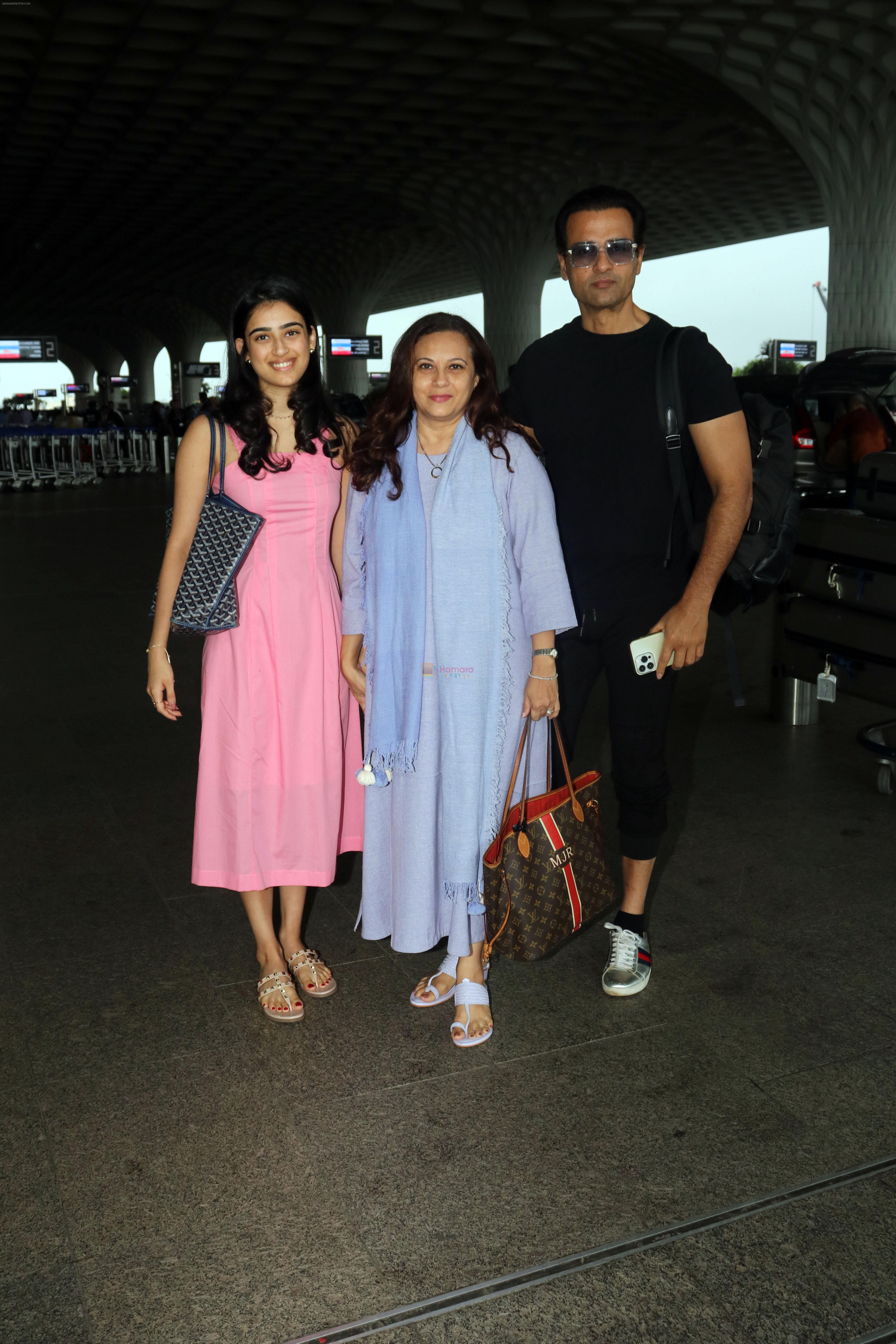 Rohit Roy with spouse Manasi Joshi Roy and daughter Kiara Bose Roy seen at the airport on 28 Jun 2023