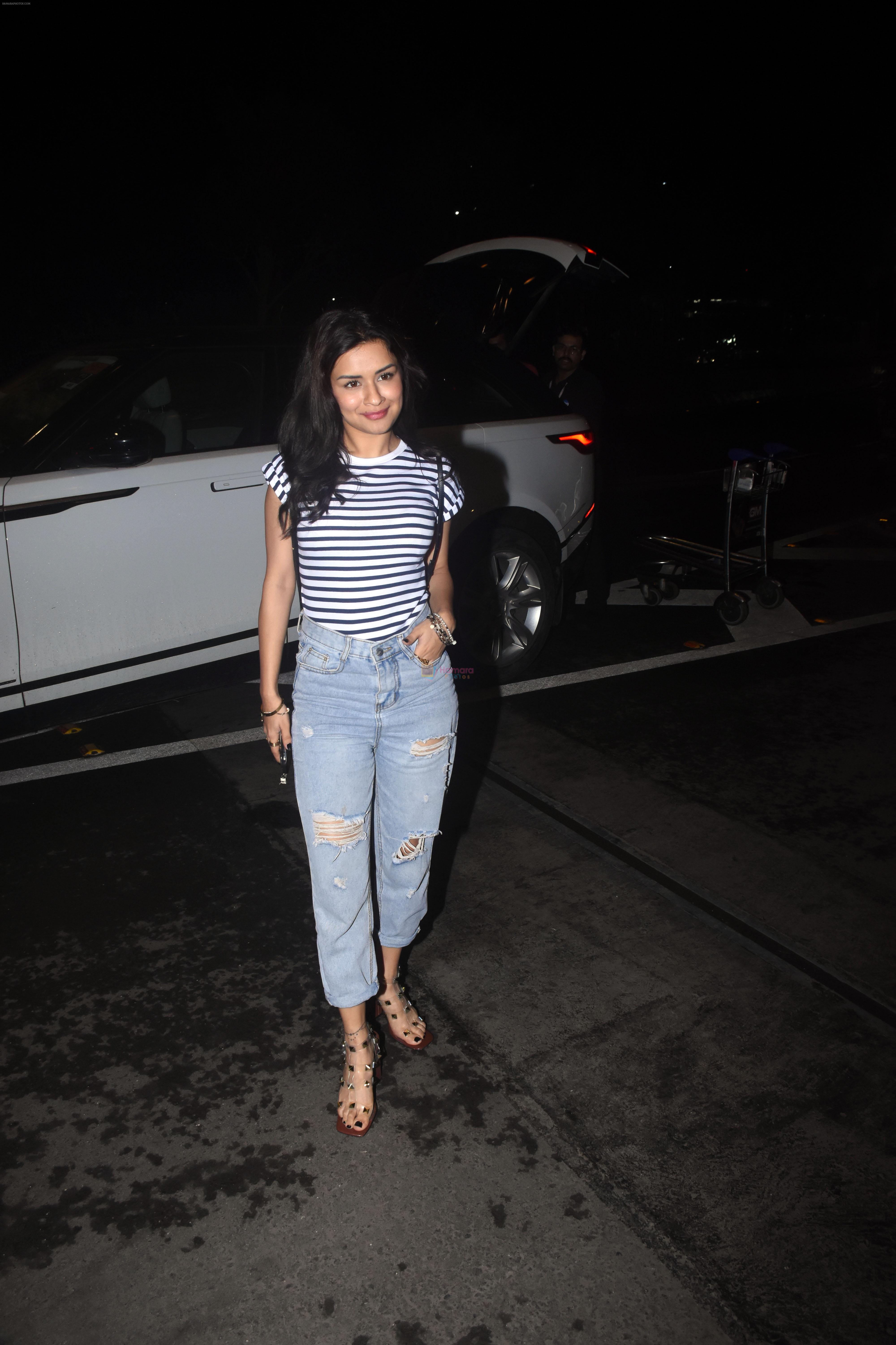 Avneet Kaur dressed in shredded jeans seen at the airport on 1 July 2023