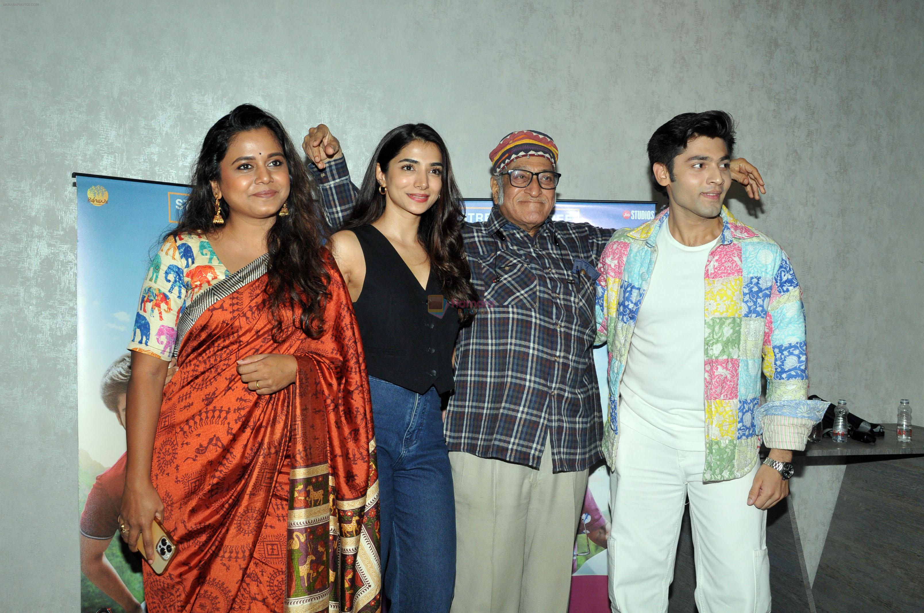 Hemangi Kavi, Malhaar Rathod, Mohan Agashe, Siddharth Shaw at the special screening of series Do Gubbare on Jio Cinema on 19 July 2023