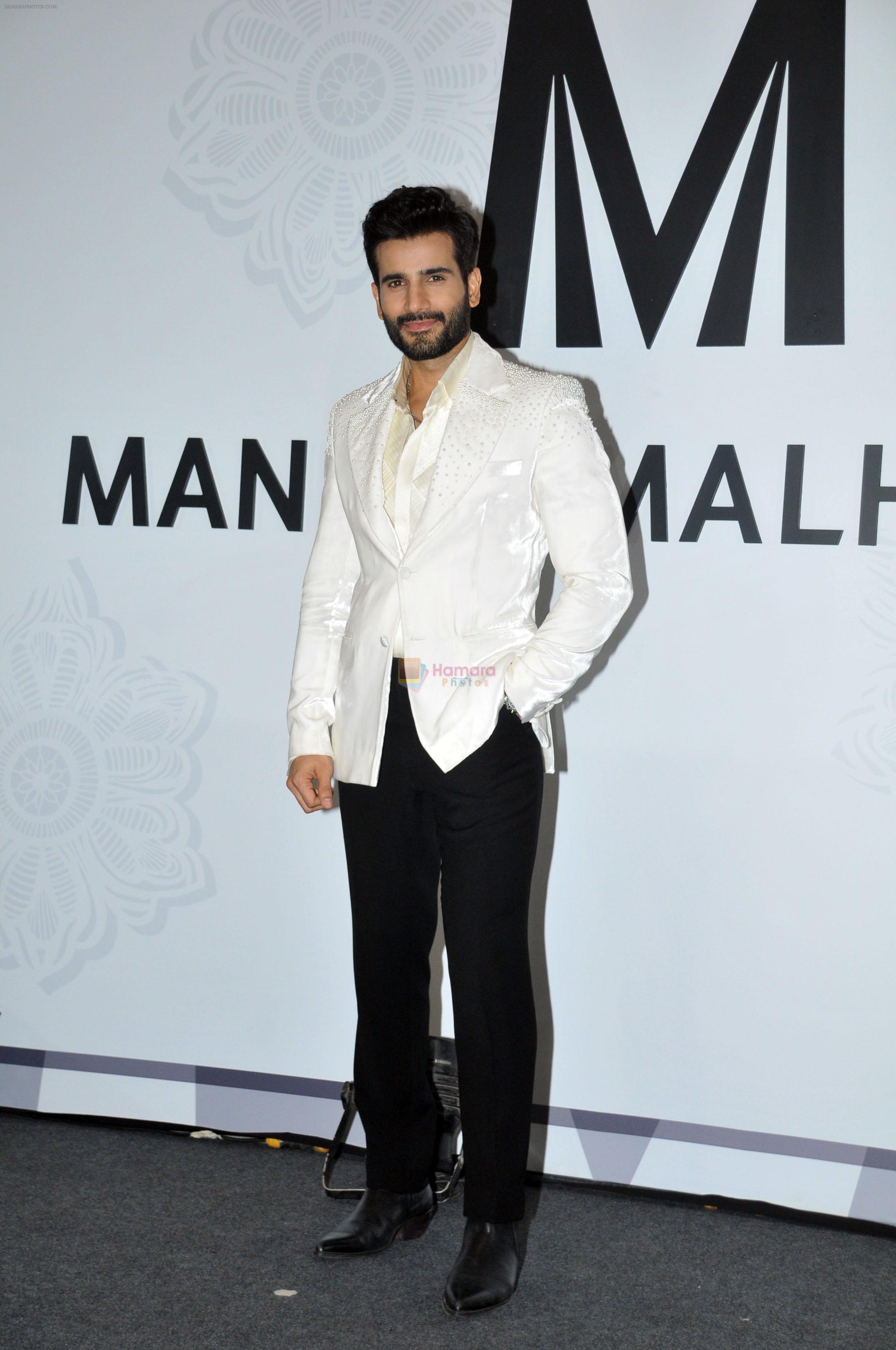 Karan Tacker attends The Bridal Couture Show by Manish Malhotra in Mumbai on 20 July 2023