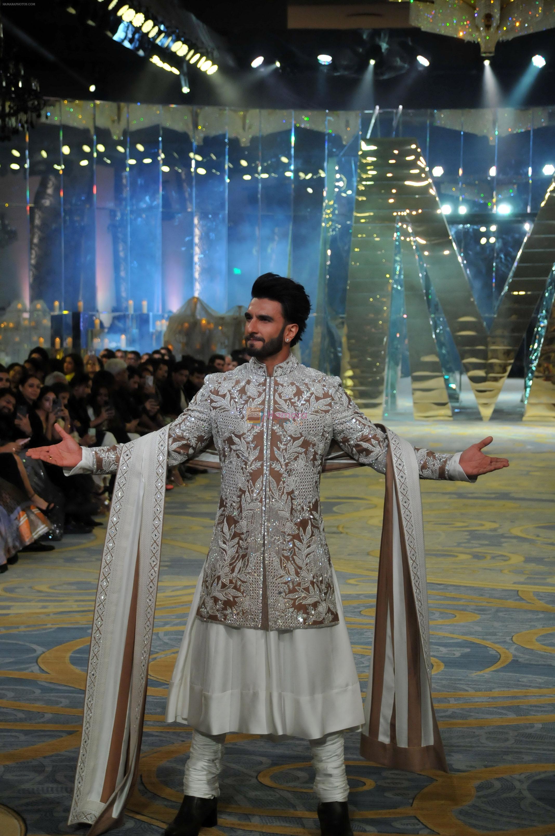Ranveer Singh attends The Bridal Couture Show by Manish Malhotra in Mumbai on 20 July 2023