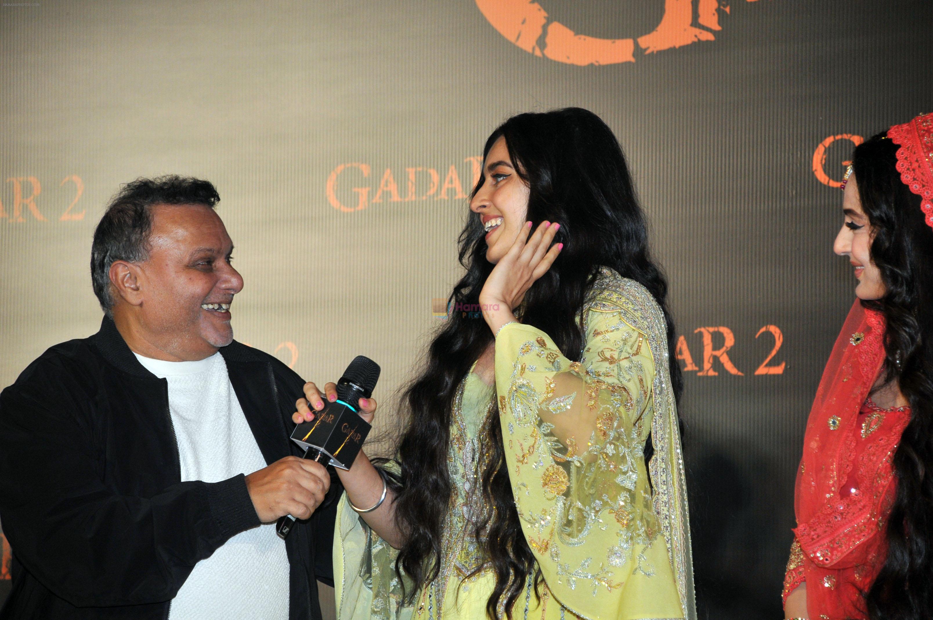 Ameesha Patel, Anil Sharma, Simrat Kaur at the trailer launch of film Gadar 2 on 26 July 2023