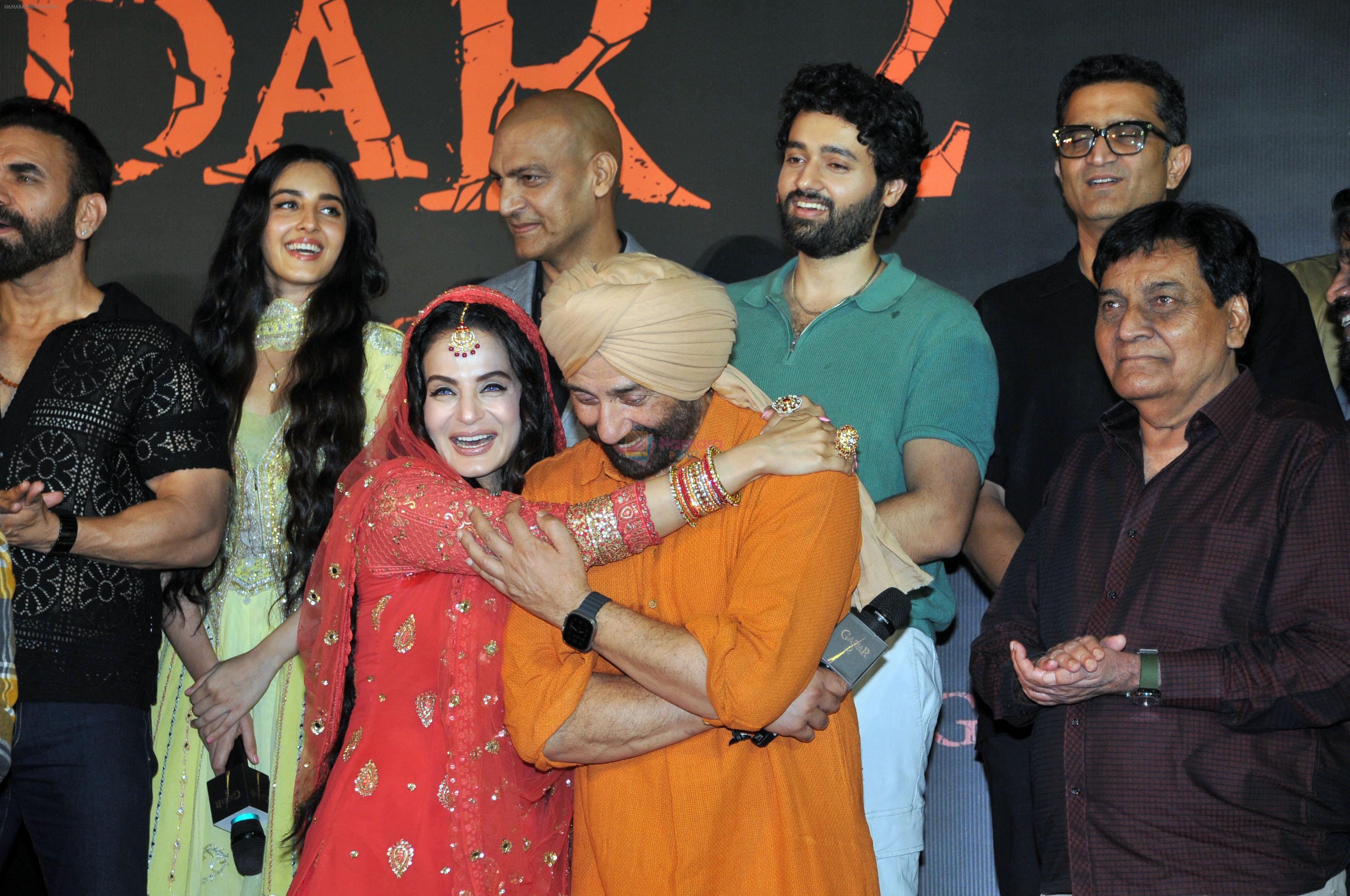 Ameesha Patel, Guest, Manish Wadhwa, Rohit Choudhary, Simrat Kaur, Sunny Deol, Utkarsh Sharma at the trailer launch of film Gadar 2 on 26 July 2023