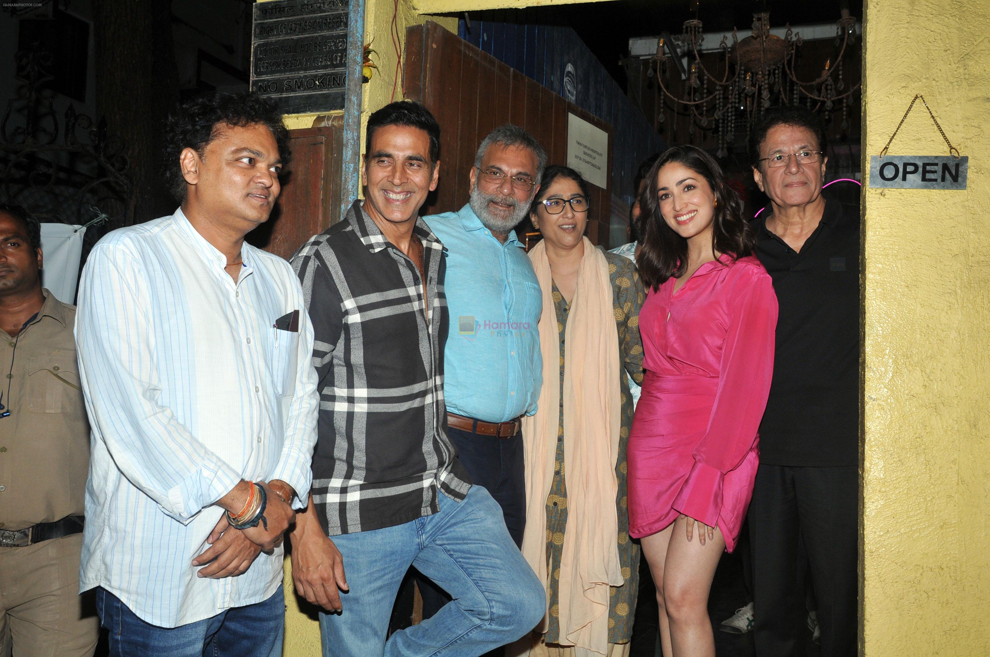 Akshay Kumar, Amit Rai, Arun Govil, Geeta Aggarwal Sharma, Pavan Malhotra, Yami Gautam at a dinner in Chin Chin Chu in Juhu on 16th August 2023