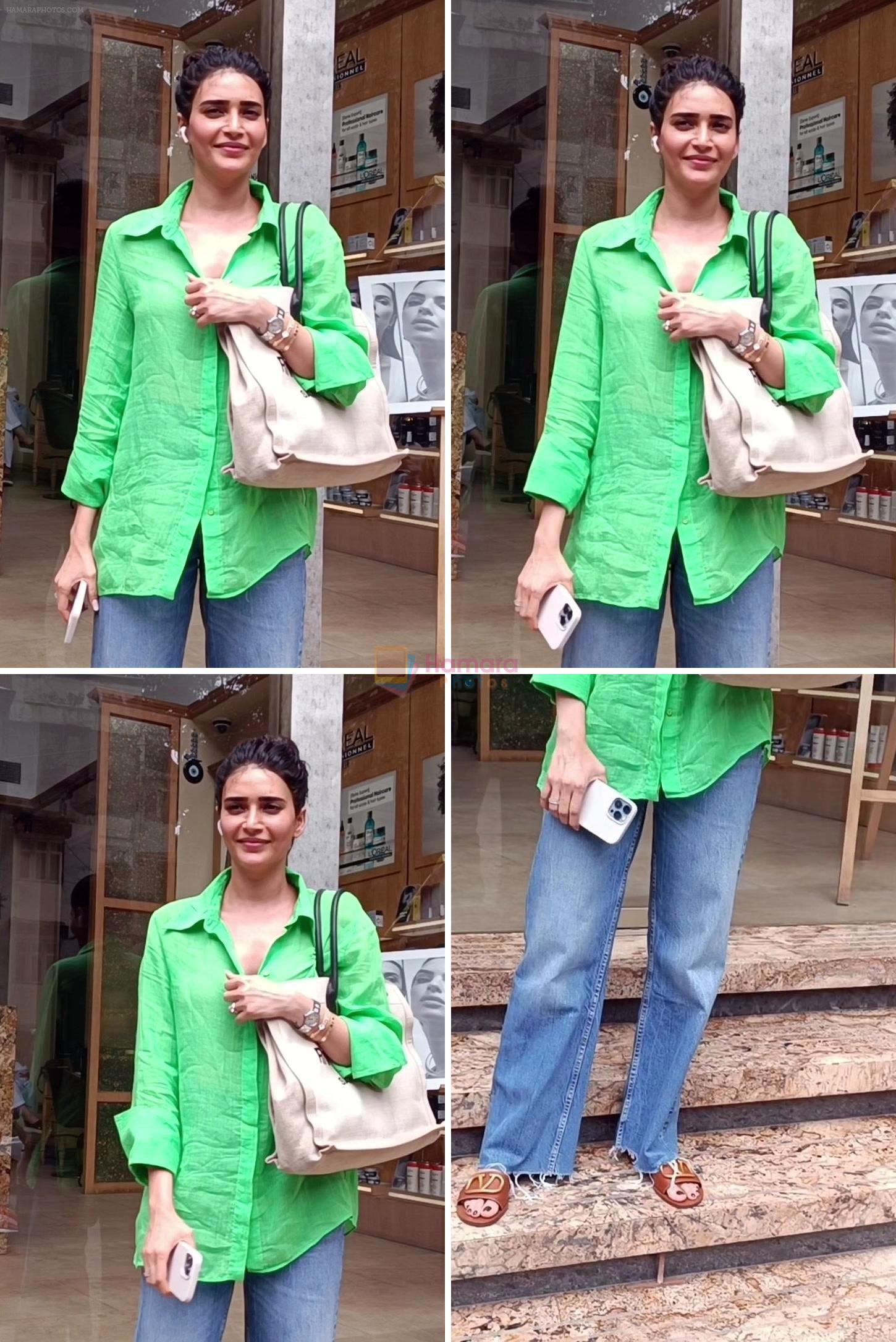 Karishma Tanna Spotted Outside Geetanjali Salon In Bandra on 18th August 2023