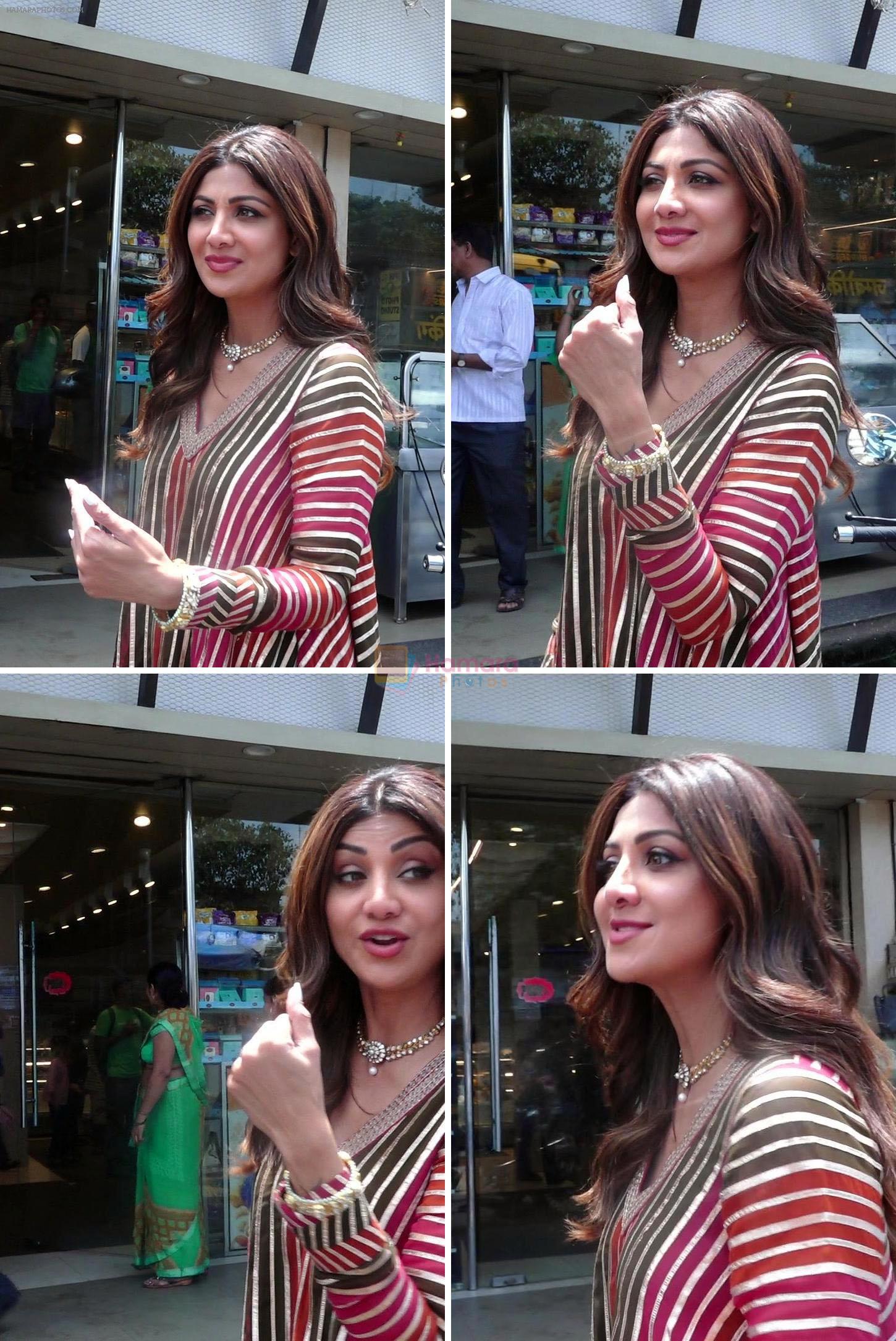 Shilpa Shetty Spotted At Jhama Sweet Shop in Chembur on 27th August 2023