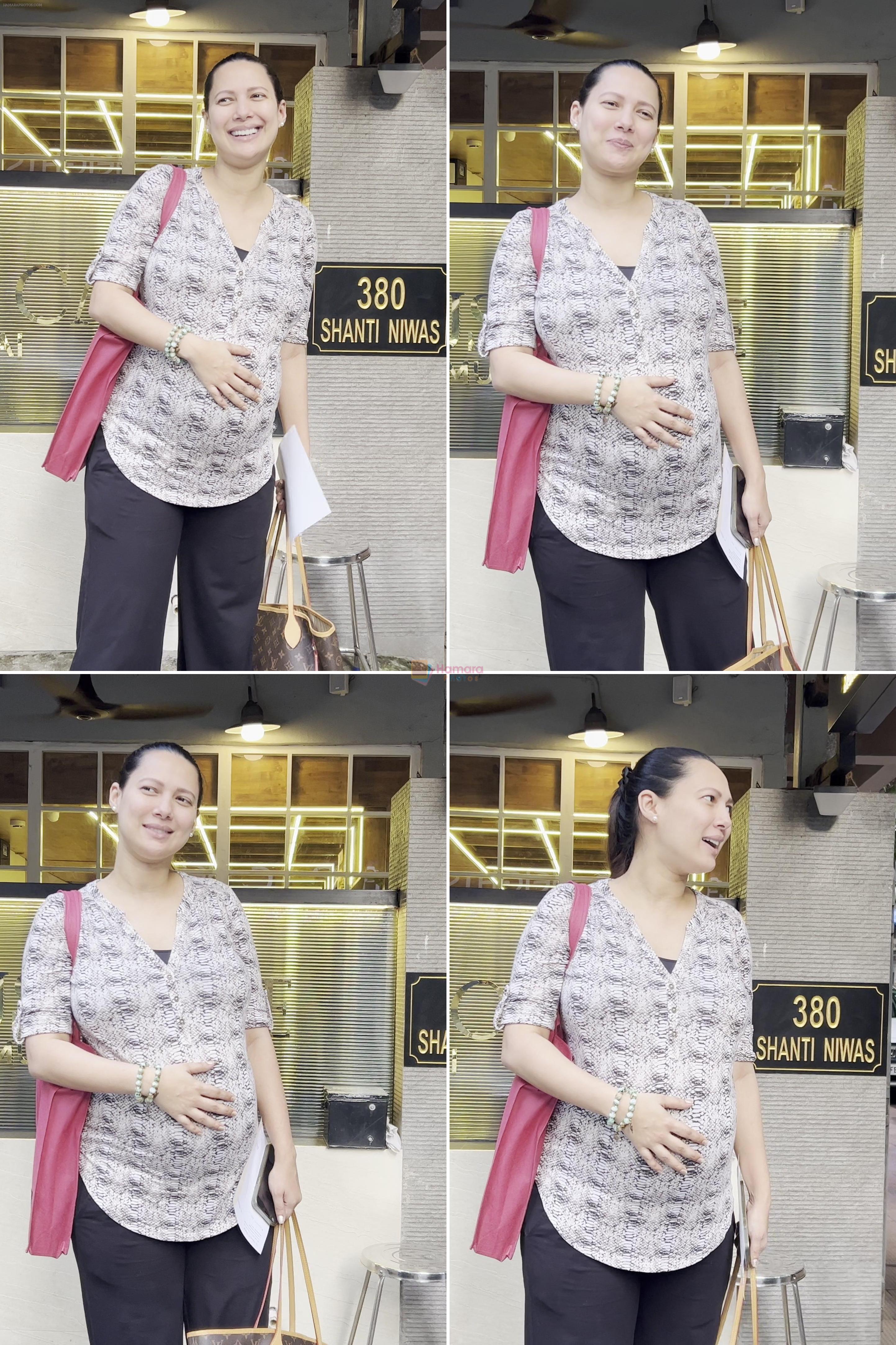 Rochelle Rao Spotted At Bandra on 12th Sept 2023