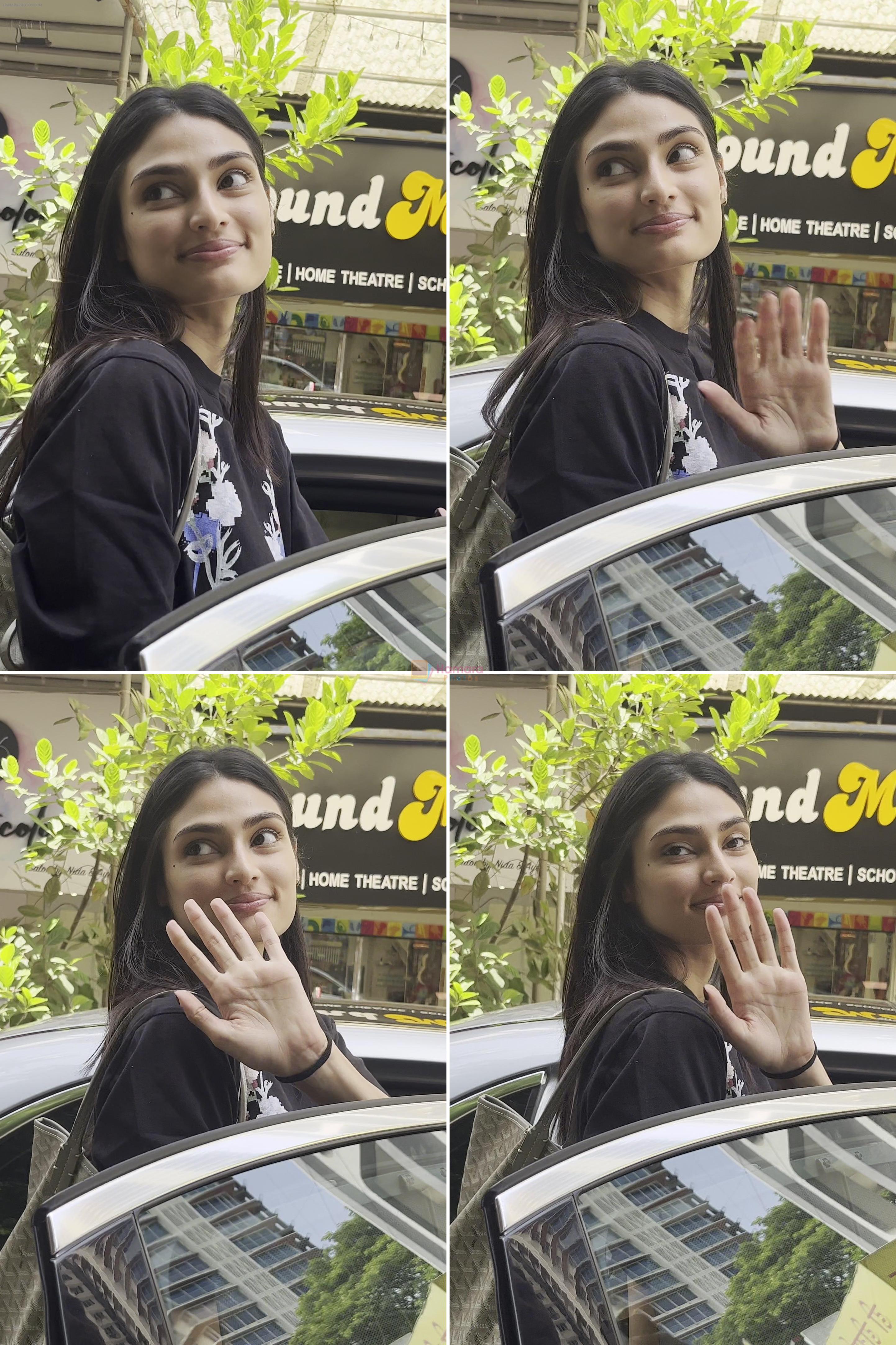 Athiya Shetty Spotted Post Salon Session In Bandra on 15th Sept 2023