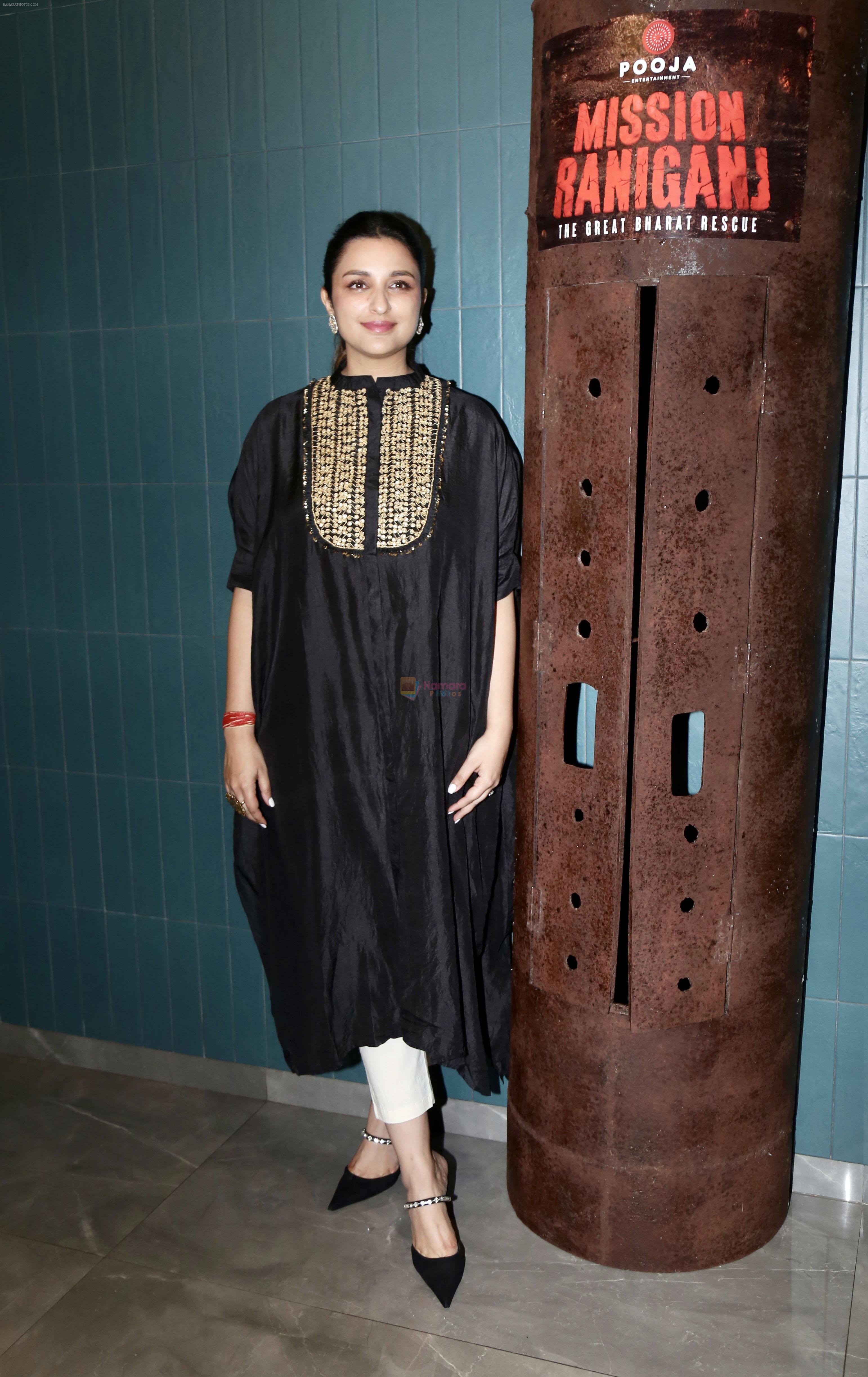 Parineeti Chopra posing for Mission Raniganj film promo at Pooja Entertainment Office on 14th Sept 2023