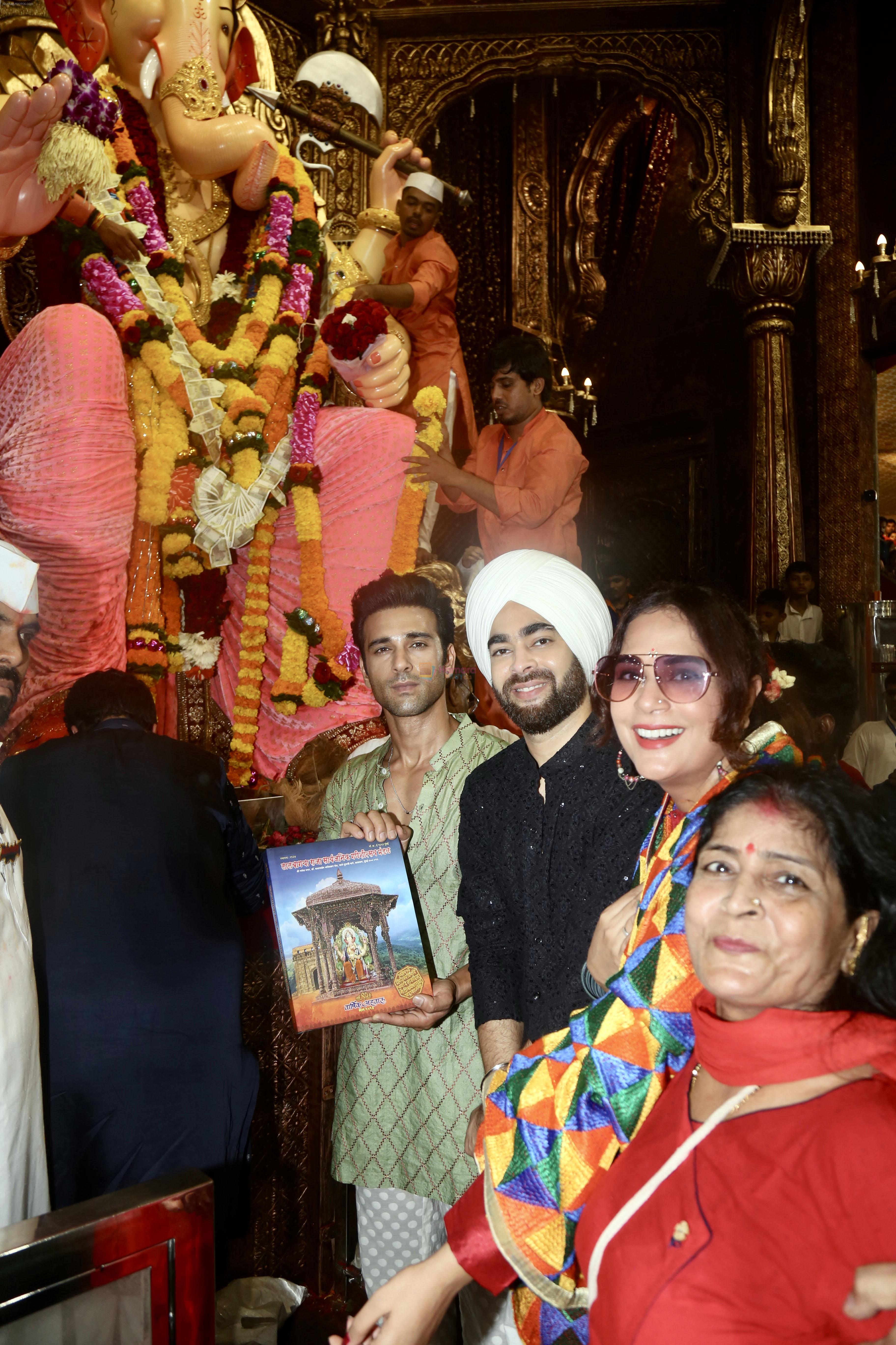 Manjot Singh, Pulkit Samrat, Richa Chadha at Lalbaugcha Raja Temple on 19th Sept 2023